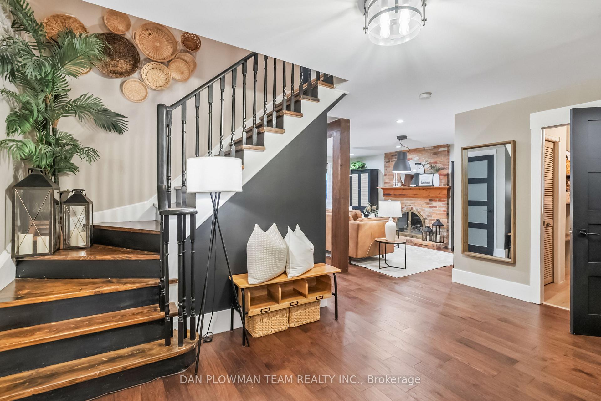 Photo 19 of 21 Woodlawn Court, Whitby, Blue Grass Meadows — HOMEH