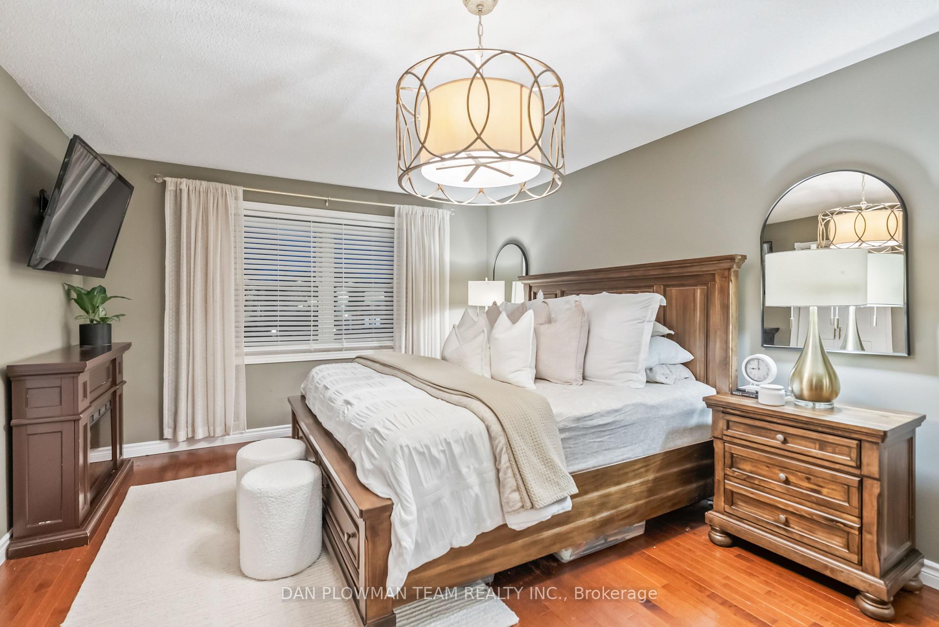 Photo 21 of 21 Woodlawn Court, Whitby, Blue Grass Meadows — HOMEH