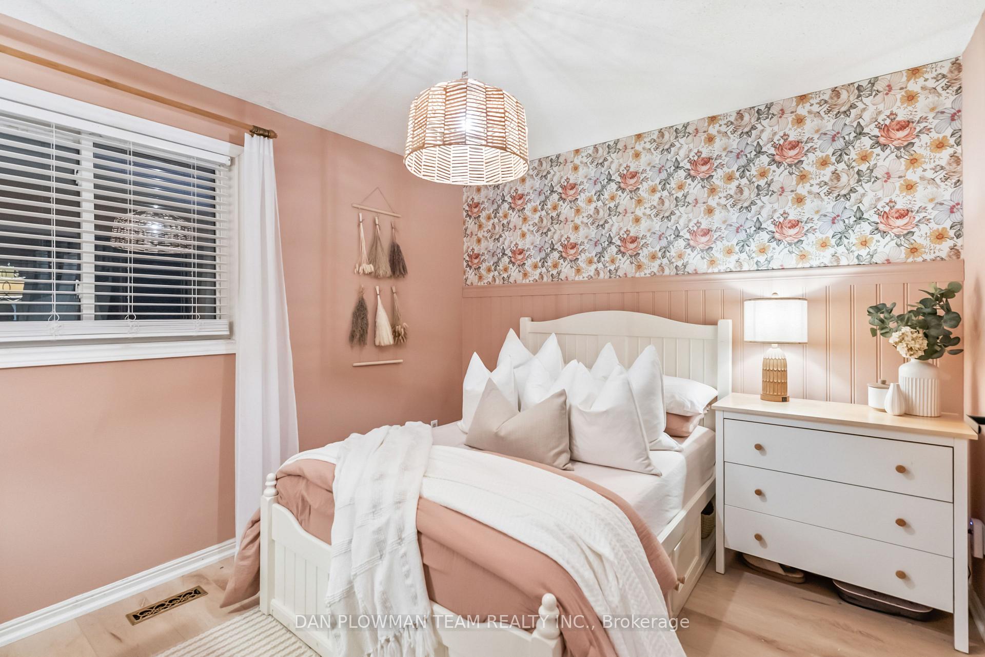 Photo 24 of 21 Woodlawn Court, Whitby, Blue Grass Meadows — HOMEH