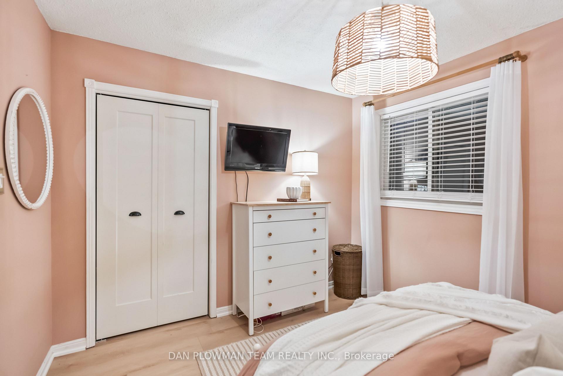 Photo 25 of 21 Woodlawn Court, Whitby, Blue Grass Meadows — HOMEH