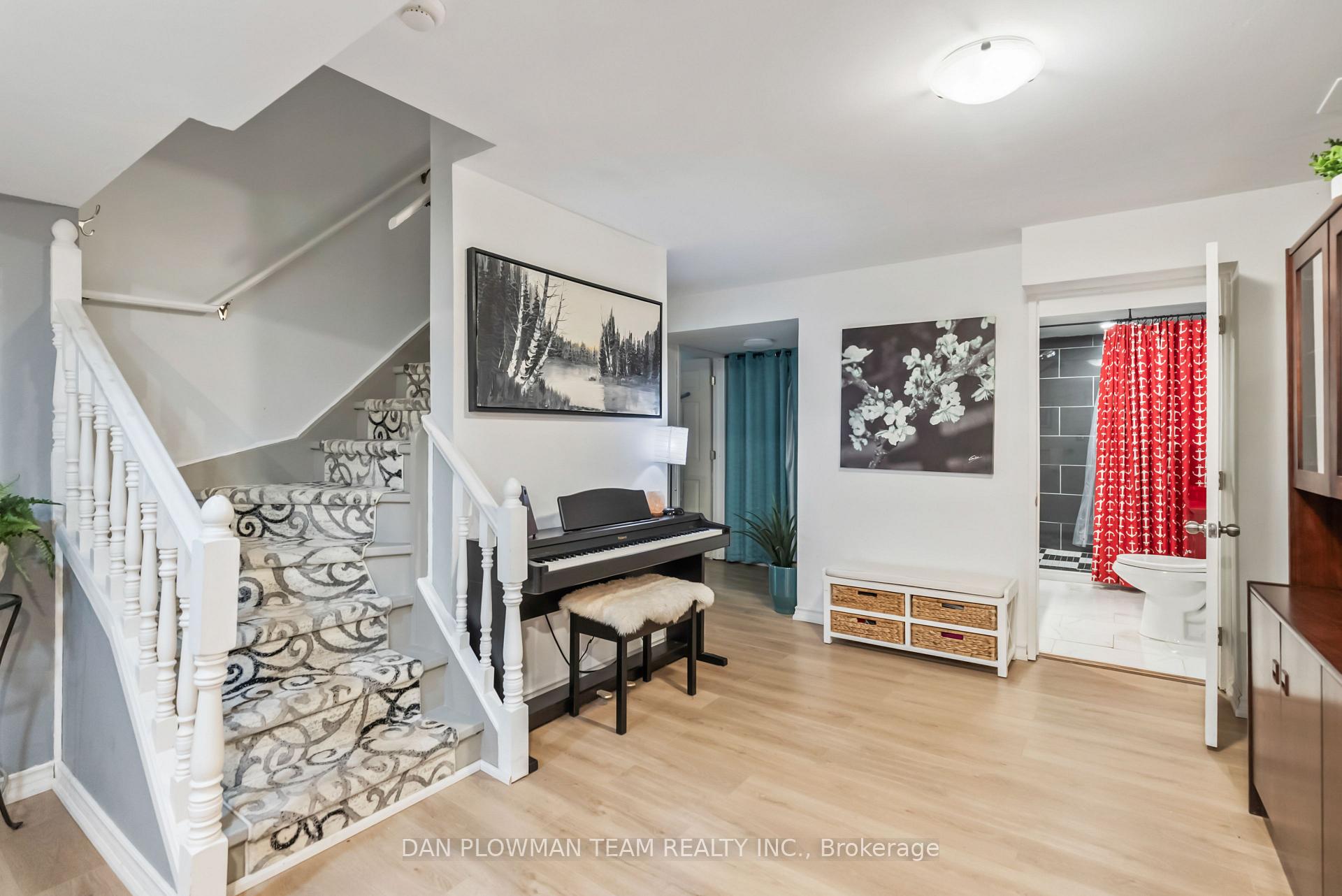 Photo 33 of 21 Woodlawn Court, Whitby, Blue Grass Meadows — HOMEH