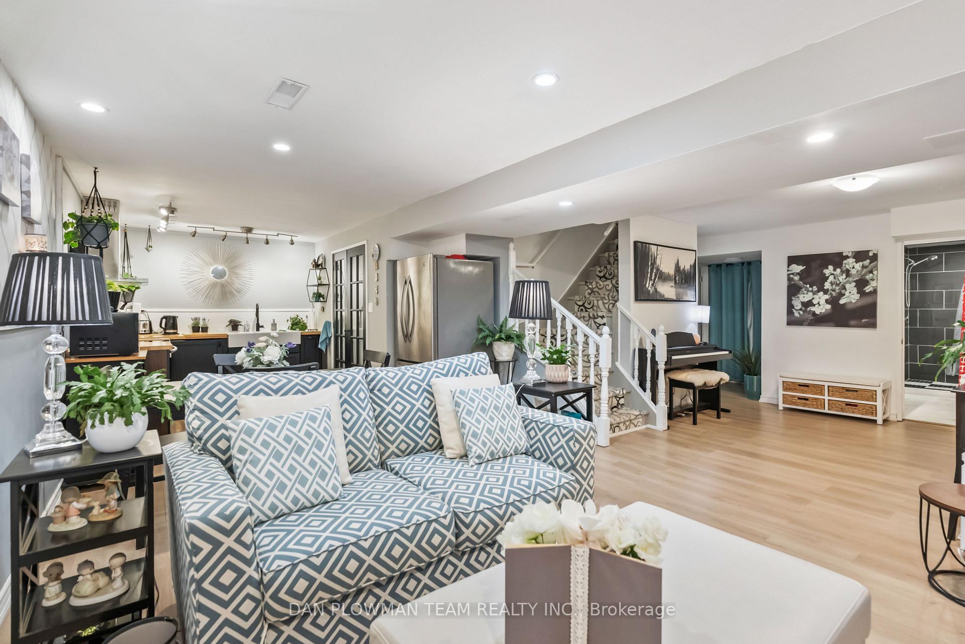 Photo 34 of 21 Woodlawn Court, Whitby, Blue Grass Meadows — HOMEH