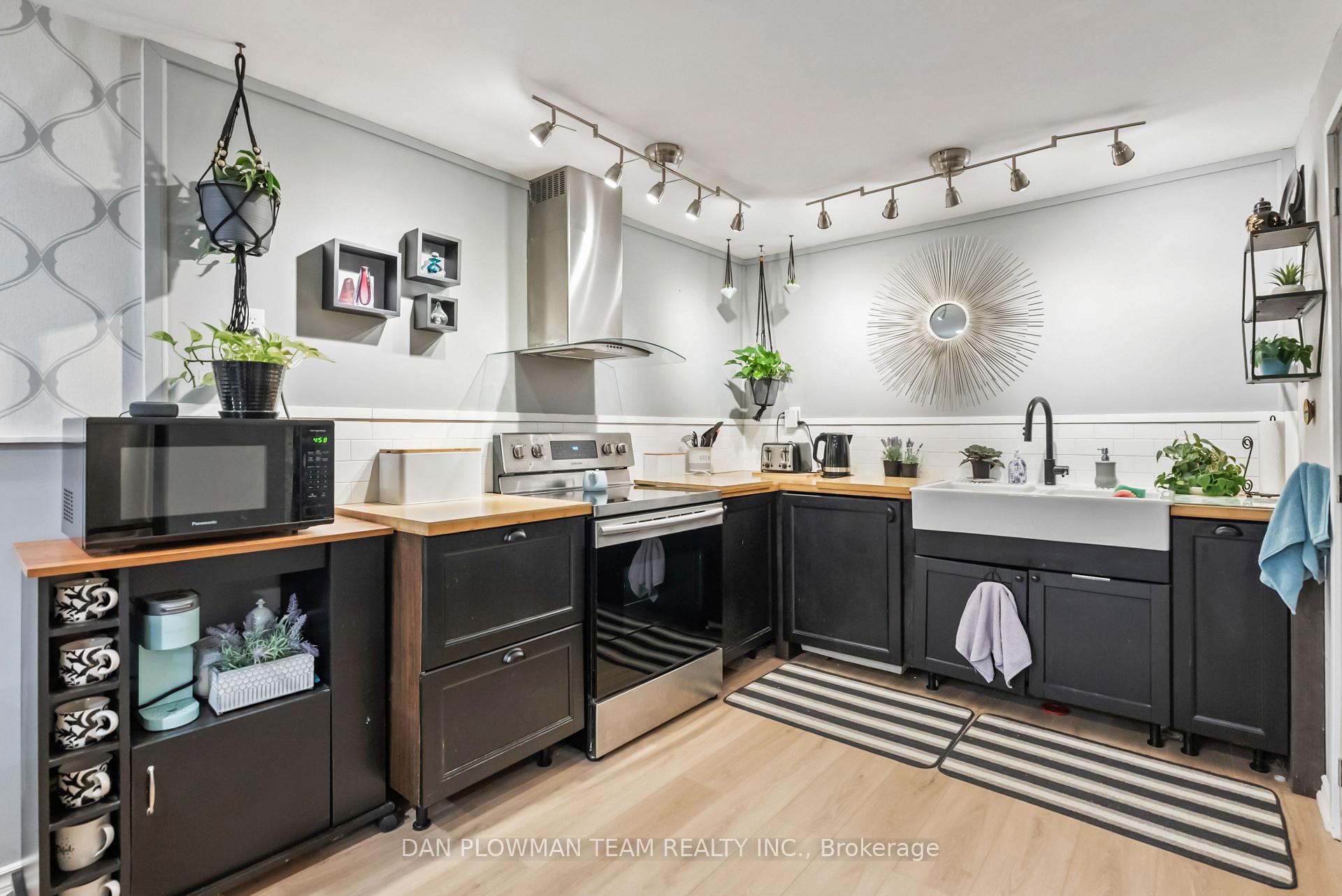 Photo 37 of 21 Woodlawn Court, Whitby, Blue Grass Meadows — HOMEH