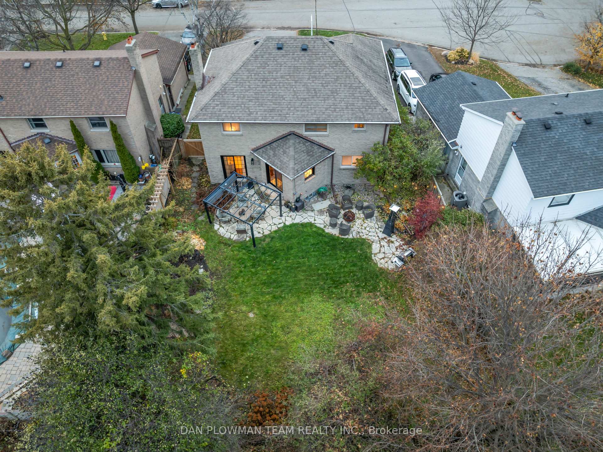 Photo 49 of 21 Woodlawn Court, Whitby, Blue Grass Meadows — HOMEH