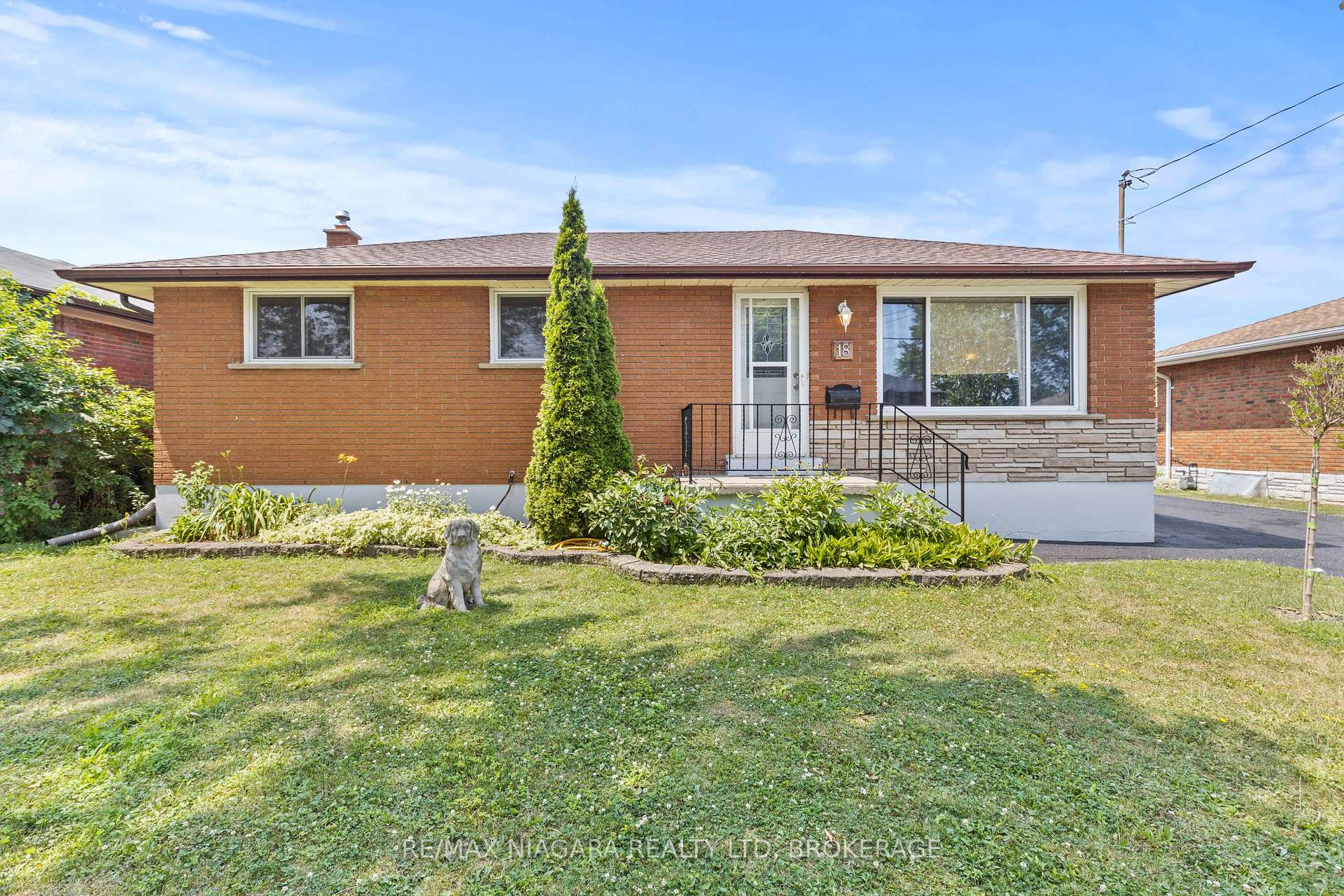 Photo 1 of 18 Charles Avenue, Welland, Lincoln/Crowland — HOMEH