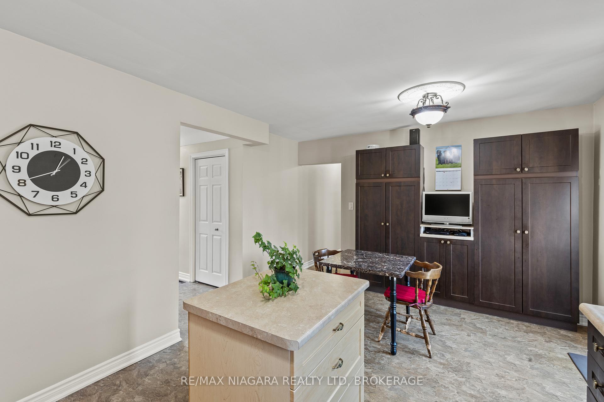 Photo 11 of 18 Charles Avenue, Welland, Lincoln/Crowland — HOMEH