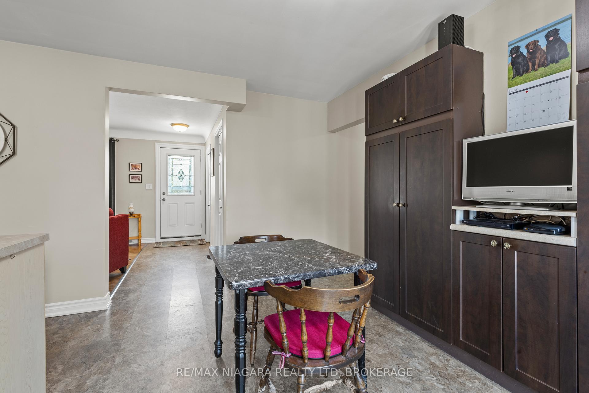 Photo 12 of 18 Charles Avenue, Welland, Lincoln/Crowland — HOMEH
