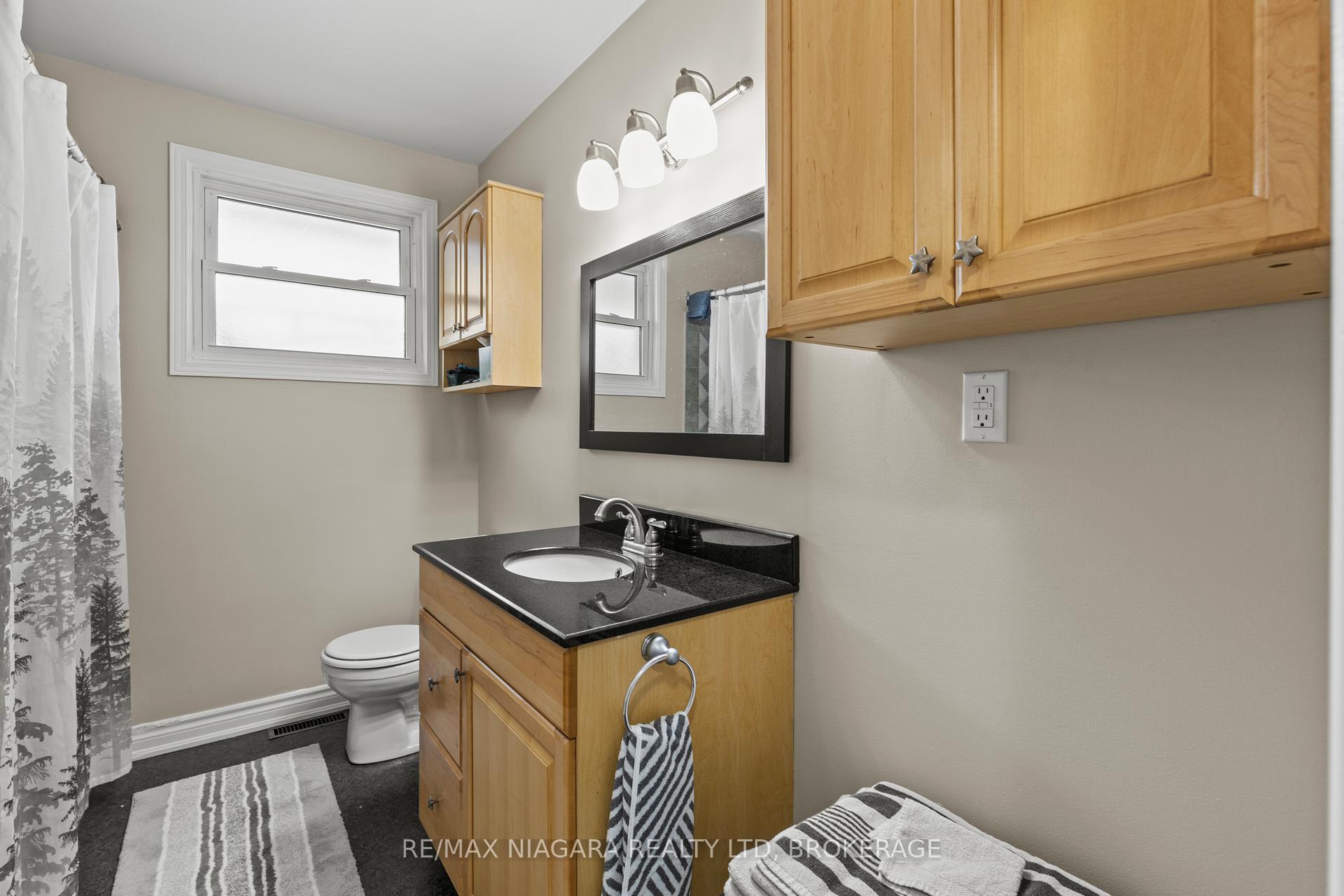 Photo 17 of 18 Charles Avenue, Welland, Lincoln/Crowland — HOMEH