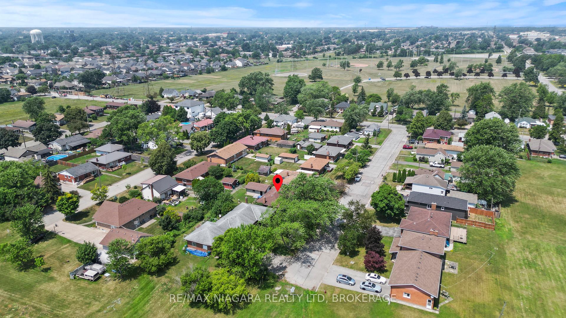 Photo 32 of 18 Charles Avenue, Welland, Lincoln/Crowland — HOMEH