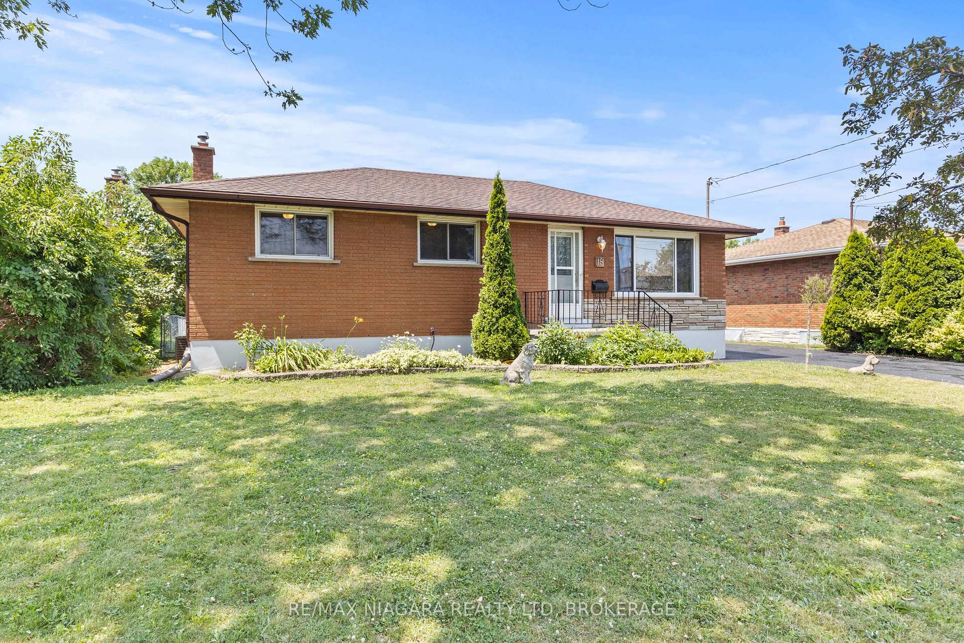 Photo 34 of 18 Charles Avenue, Welland, Lincoln/Crowland — HOMEH