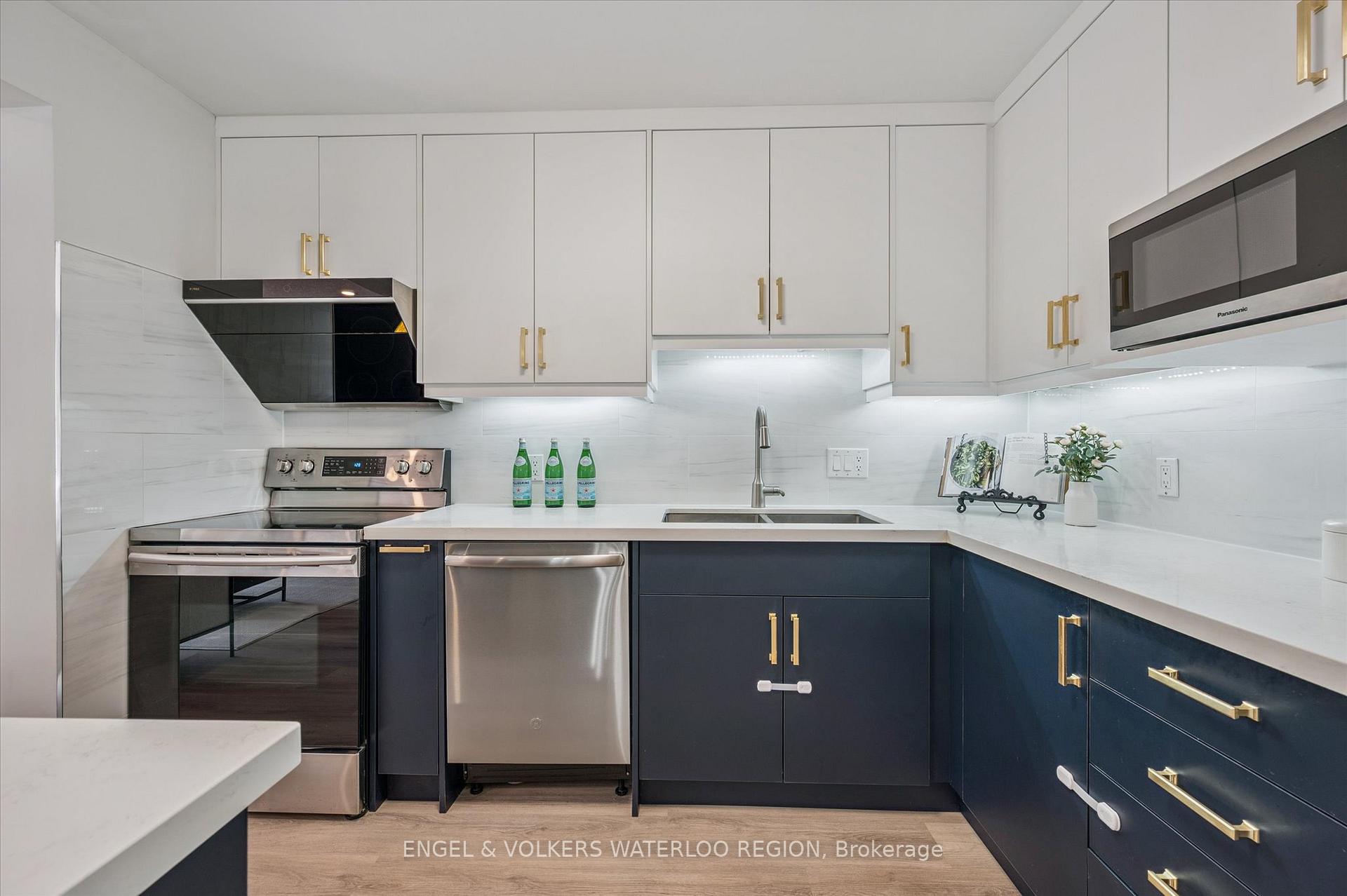 Photo 9 of 443 Laurel Gate Drive, Waterloo — HOMEH