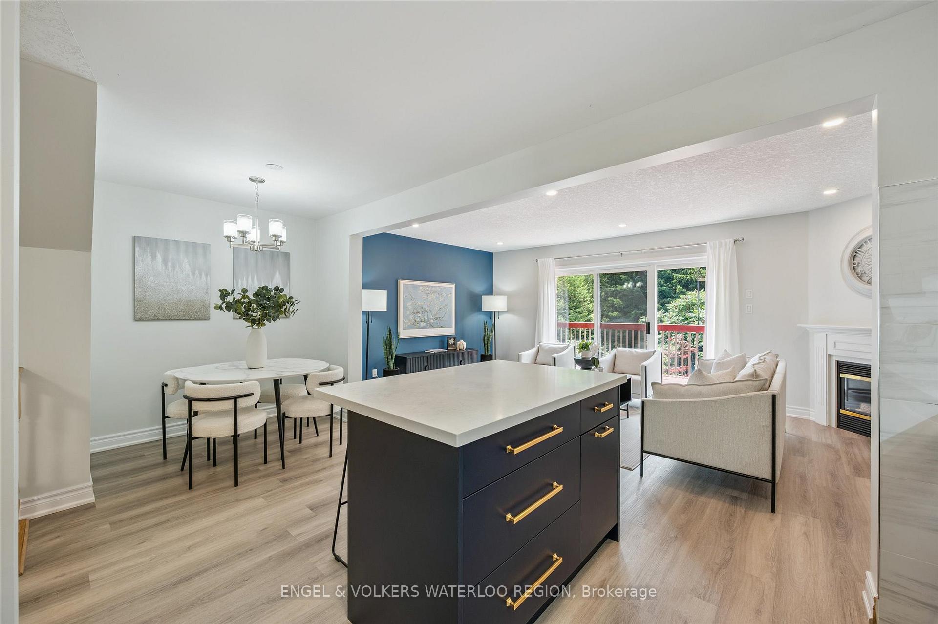 Photo 11 of 443 Laurel Gate Drive, Waterloo — HOMEH