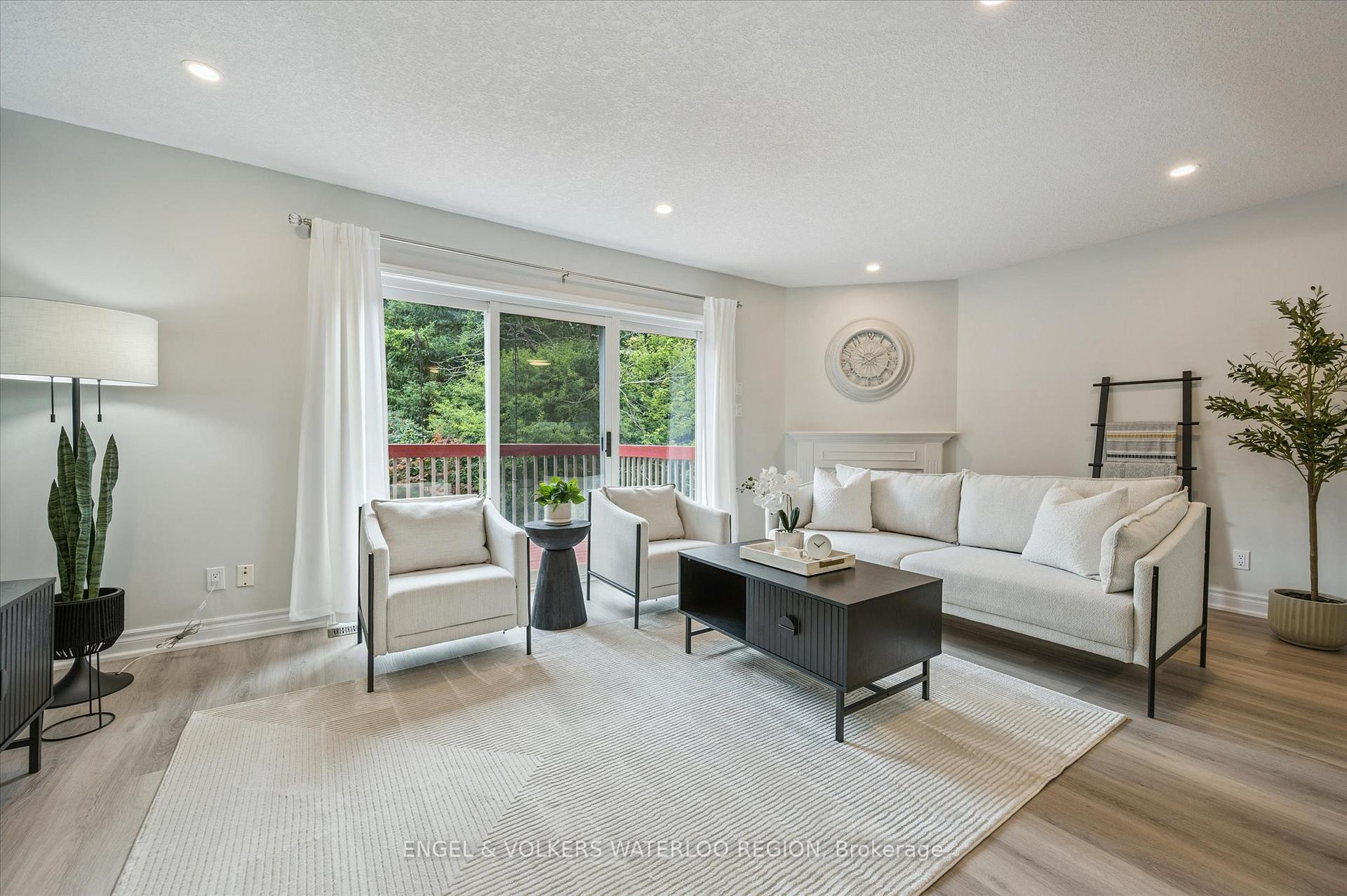 Photo 14 of 443 Laurel Gate Drive, Waterloo — HOMEH