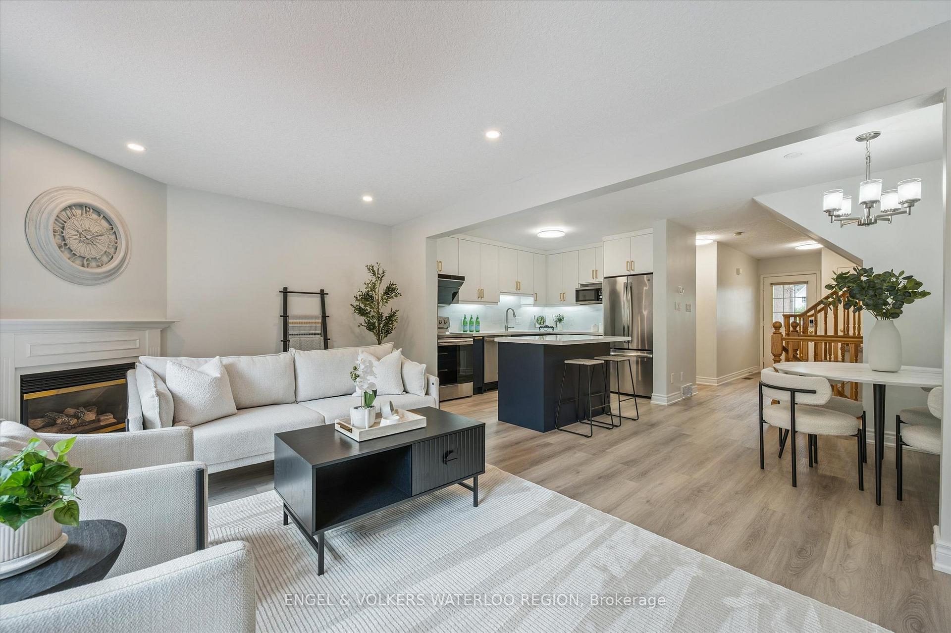 Photo 16 of 443 Laurel Gate Drive, Waterloo — HOMEH