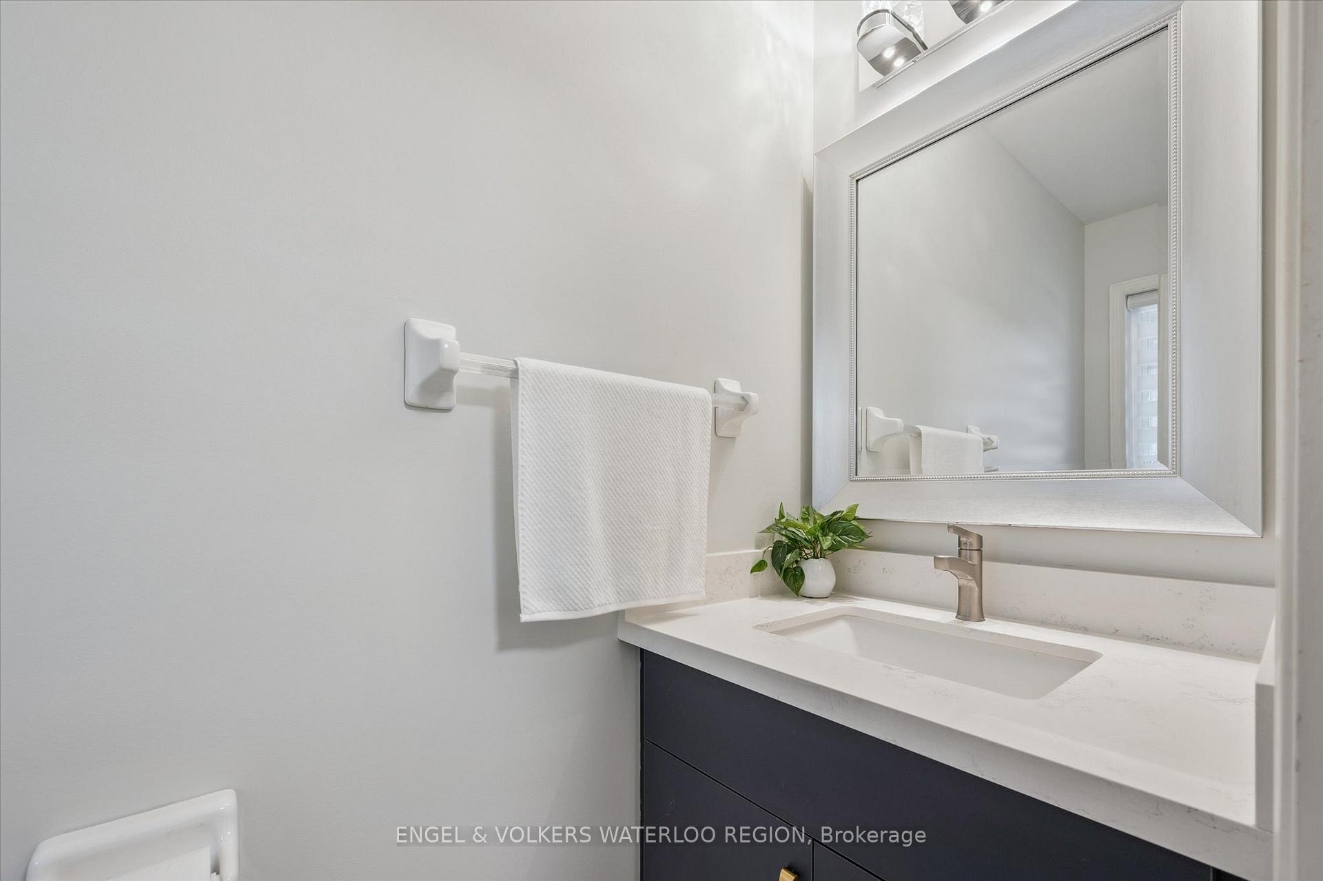Photo 18 of 443 Laurel Gate Drive, Waterloo — HOMEH