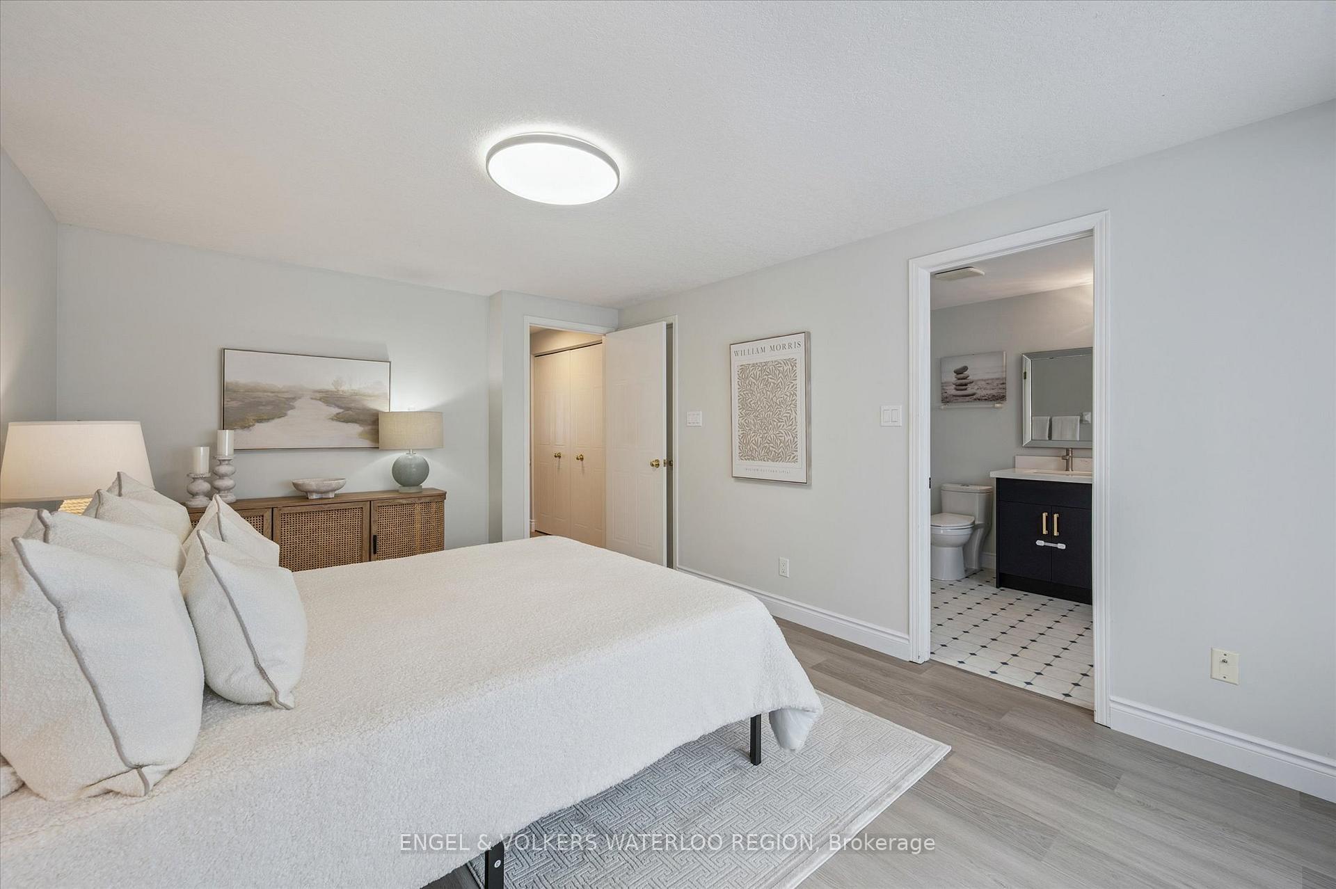 Photo 21 of 443 Laurel Gate Drive, Waterloo — HOMEH