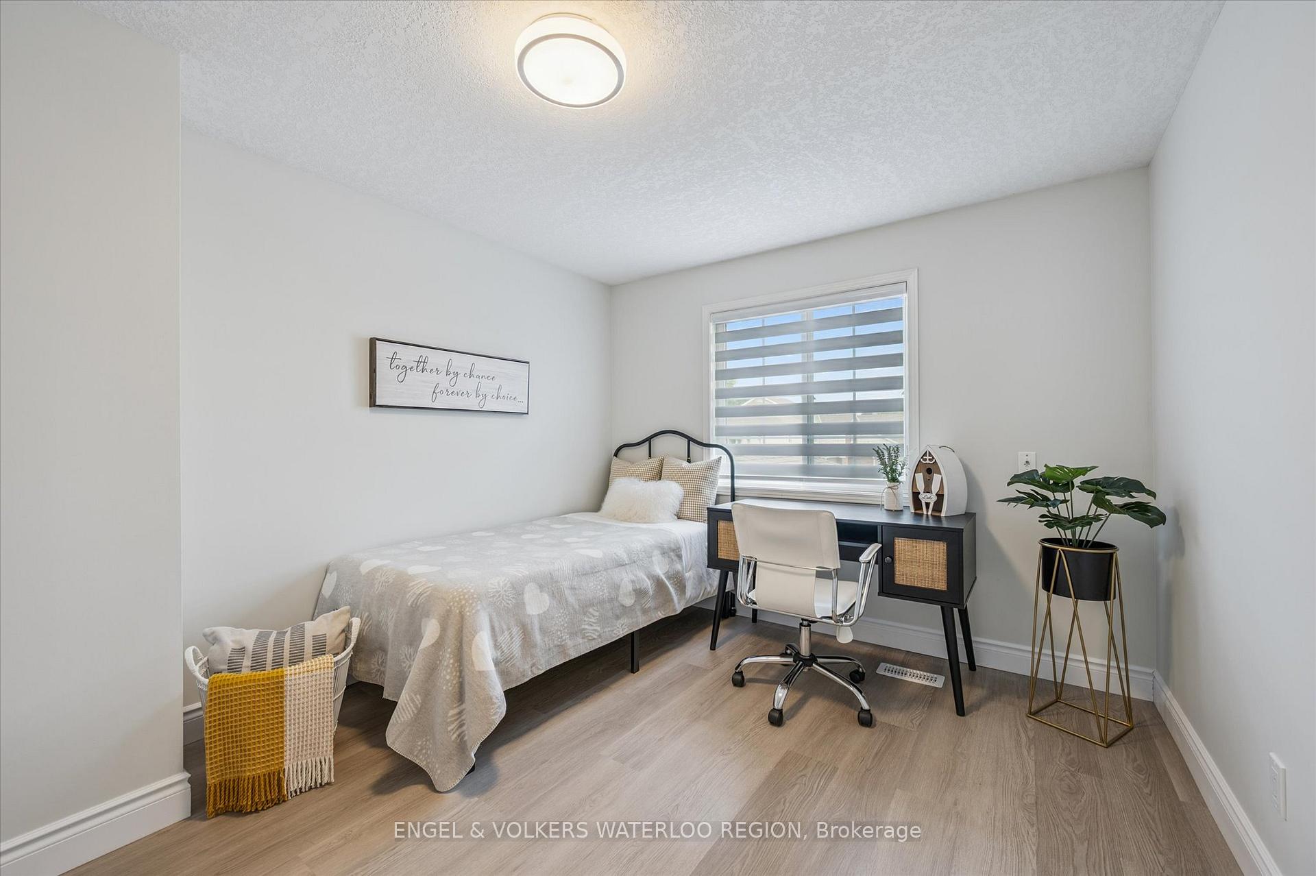 Photo 25 of 443 Laurel Gate Drive, Waterloo — HOMEH