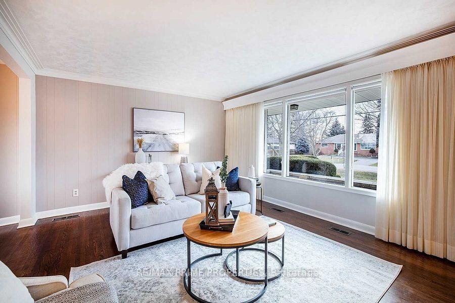 Photo 8 of 97 Elizabeth Crescent S, Whitby, Blue Grass Meadows — HOMEH