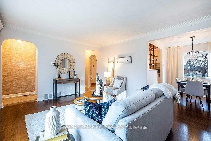 Photo 11 of 97 Elizabeth Crescent S, Whitby, Blue Grass Meadows — HOMEH