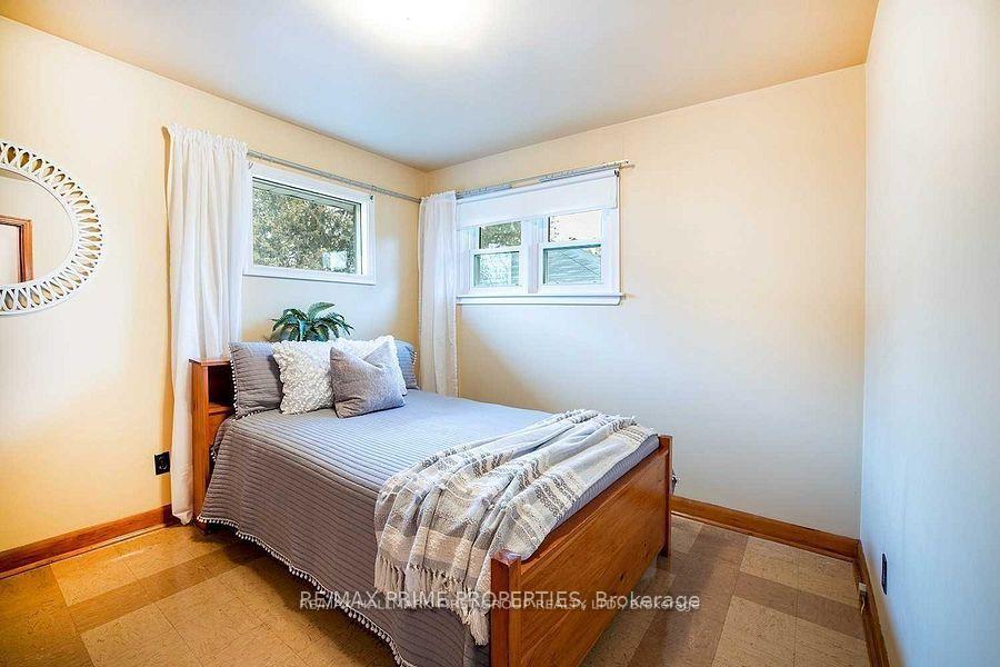 Photo 16 of 97 Elizabeth Crescent S, Whitby, Blue Grass Meadows — HOMEH