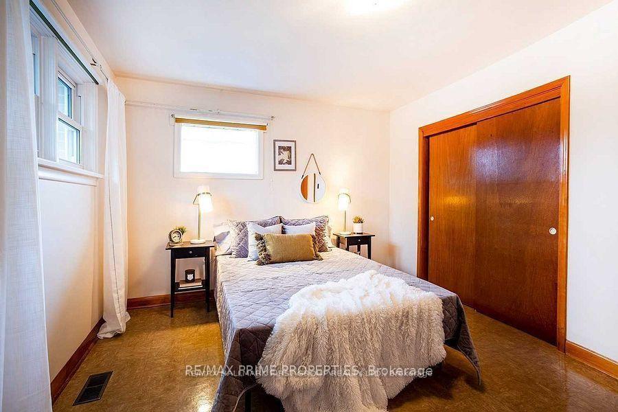 Photo 18 of 97 Elizabeth Crescent S, Whitby, Blue Grass Meadows — HOMEH