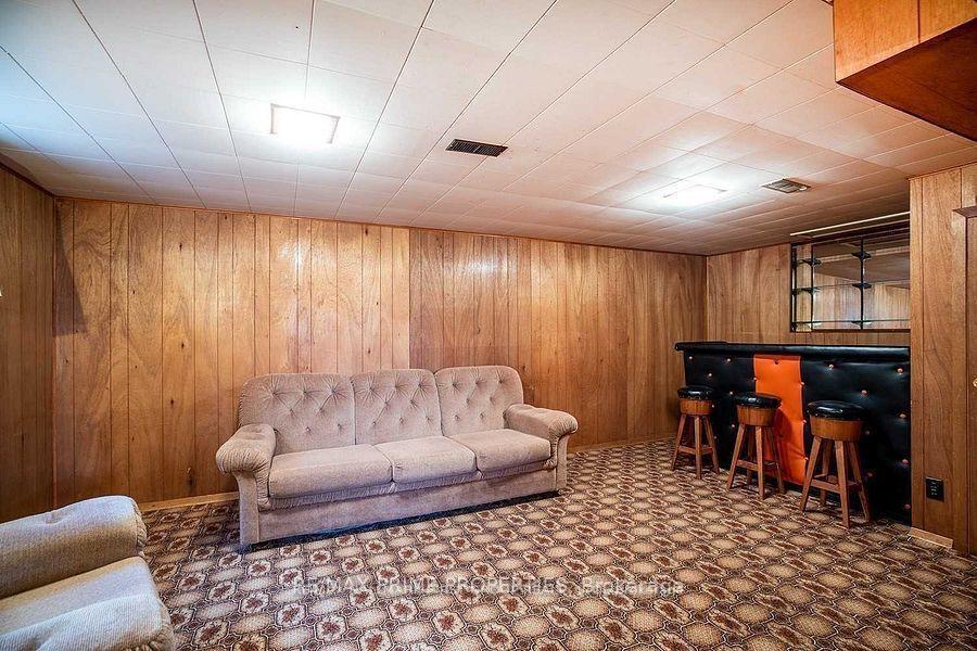 Photo 20 of 97 Elizabeth Crescent S, Whitby, Blue Grass Meadows — HOMEH