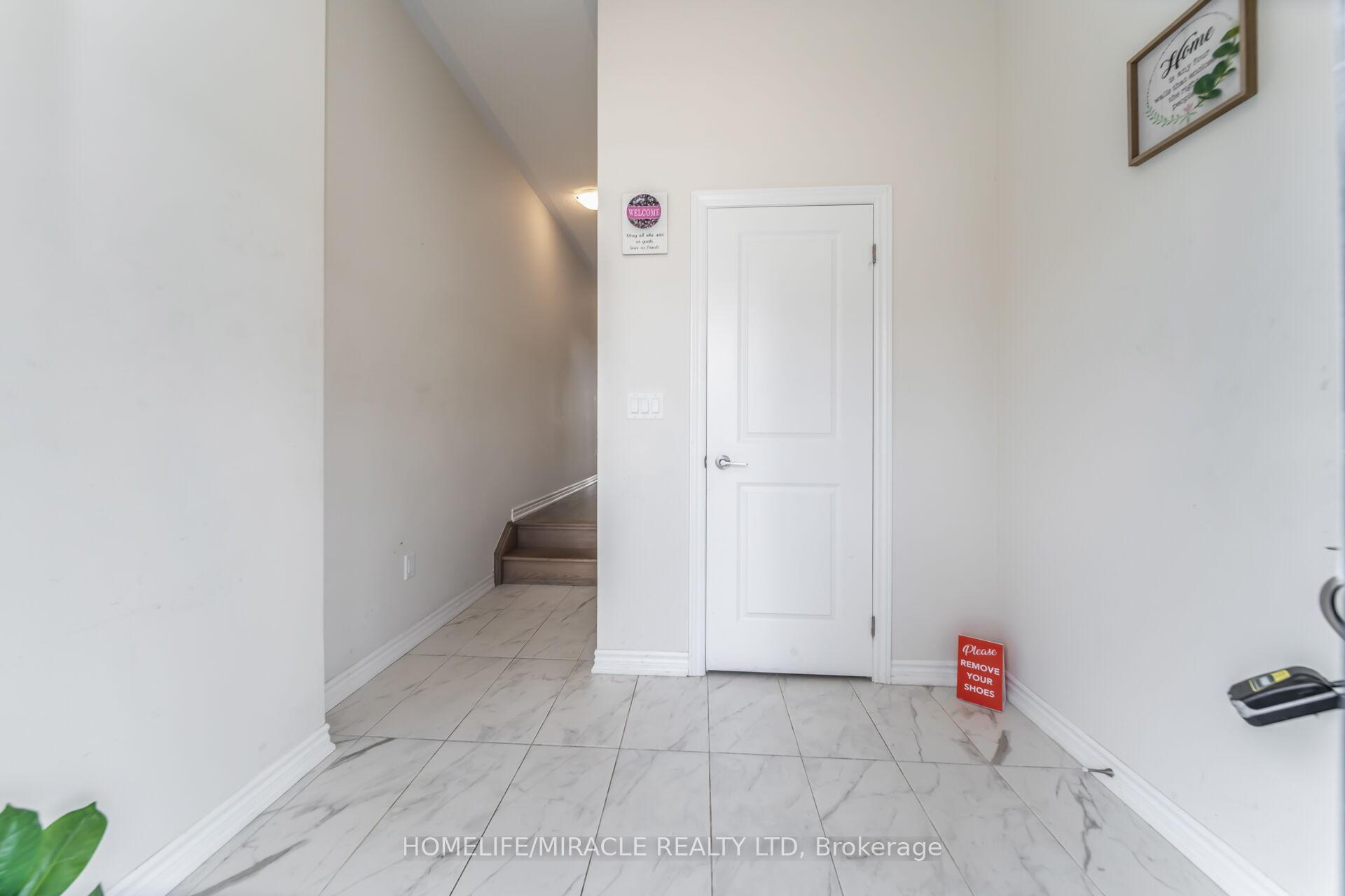 Photo 8 of 64 Phoenix Boulevard, Barrie, Rural Barrie Southeast — HOMEH