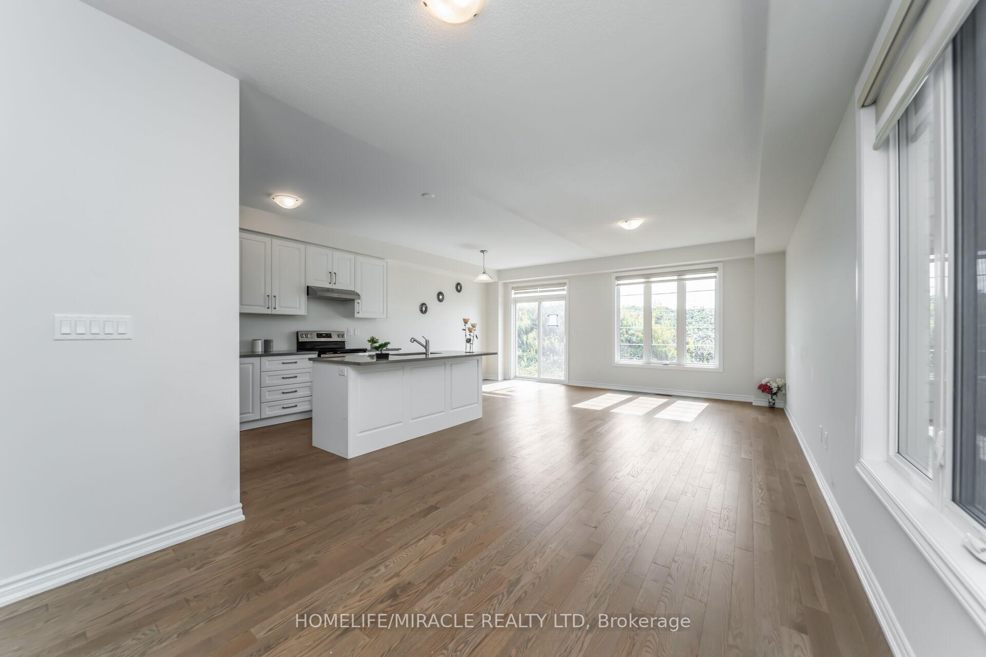 Photo 7 of 64 Phoenix Boulevard, Barrie, Rural Barrie Southeast — HOMEH