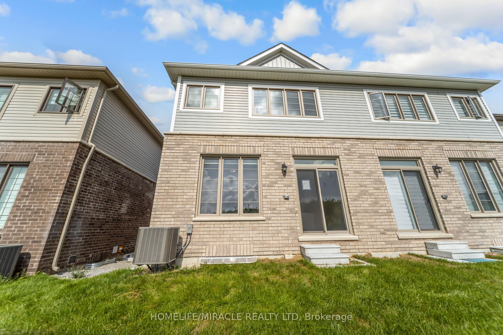 Photo 49 of 64 Phoenix Boulevard, Barrie, Rural Barrie Southeast — HOMEH