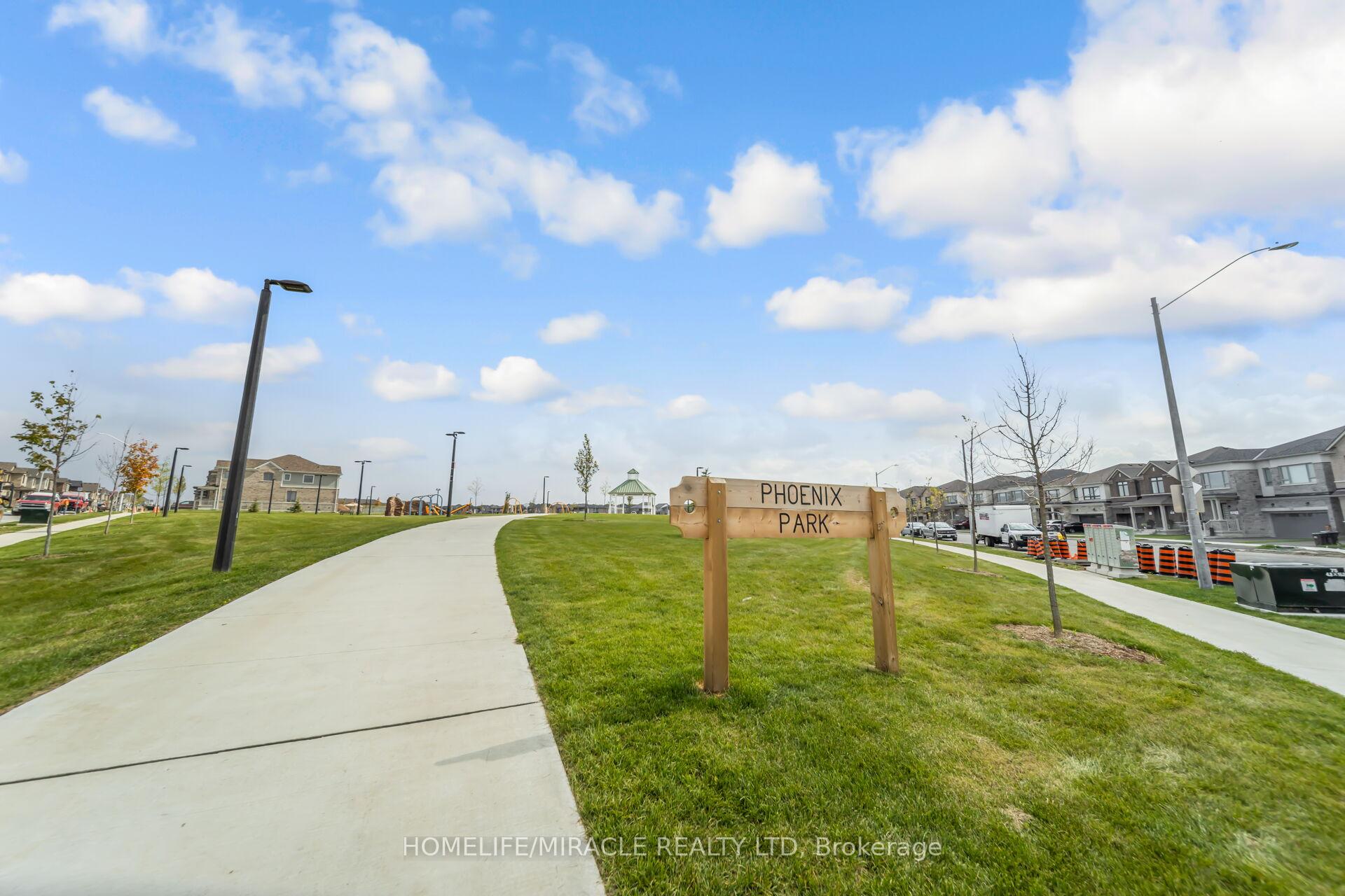 Photo 46 of 64 Phoenix Boulevard, Barrie, Rural Barrie Southeast — HOMEH