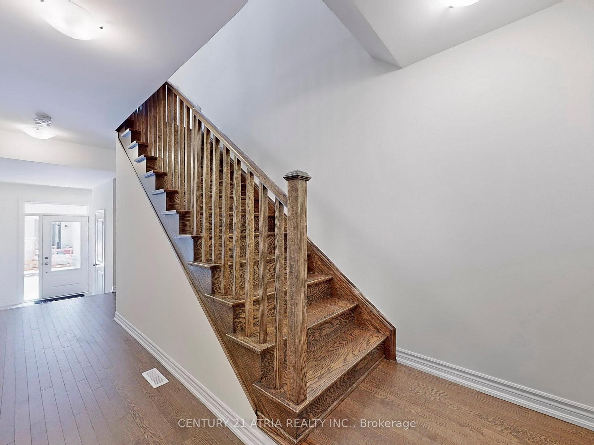 Photo 2 of 12 Gunton Street, Aurora, Bayview Northeast — HOMEH