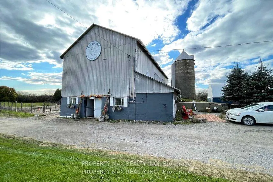 Photo 12 of 9570 Duffs Road, Whitby, Brooklin — HOMEH
