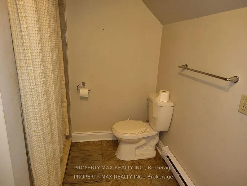Photo 25 of 9570 Duffs Road, Whitby, Brooklin — HOMEH