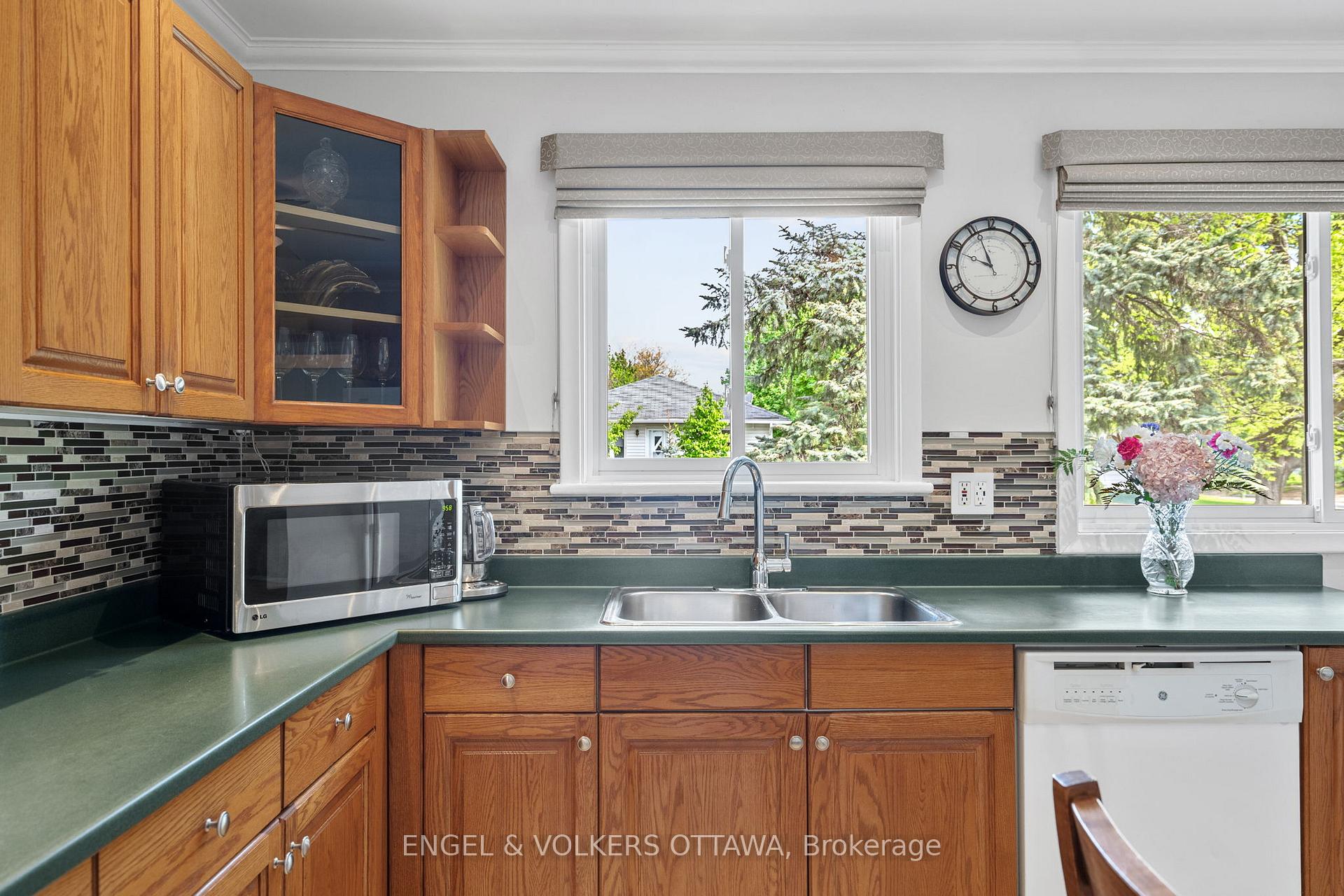 Photo 28 of 624 Browning Avenue, Ottawa, Riverview Park — HOMEH