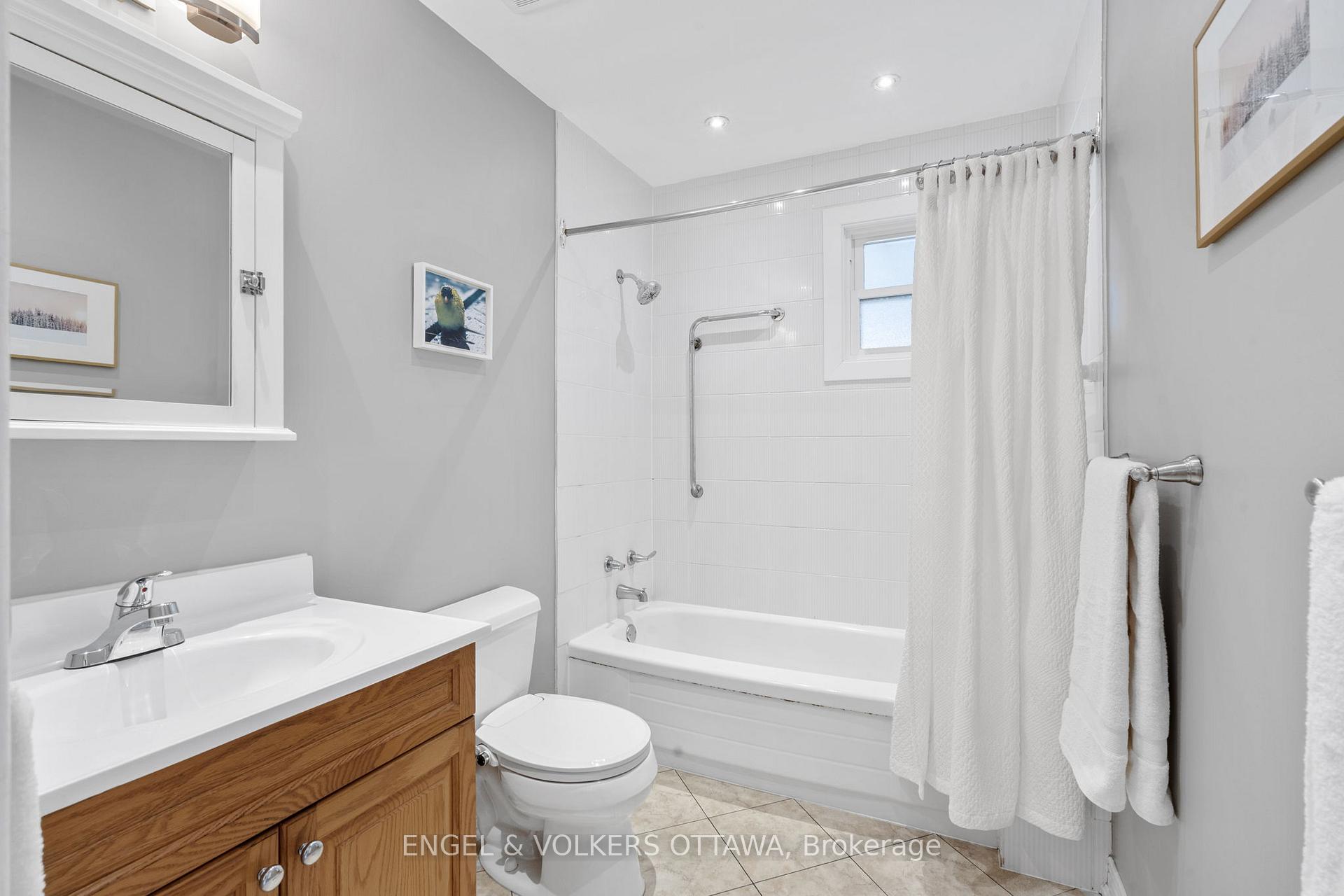 Photo 19 of 624 Browning Avenue, Ottawa, Riverview Park — HOMEH