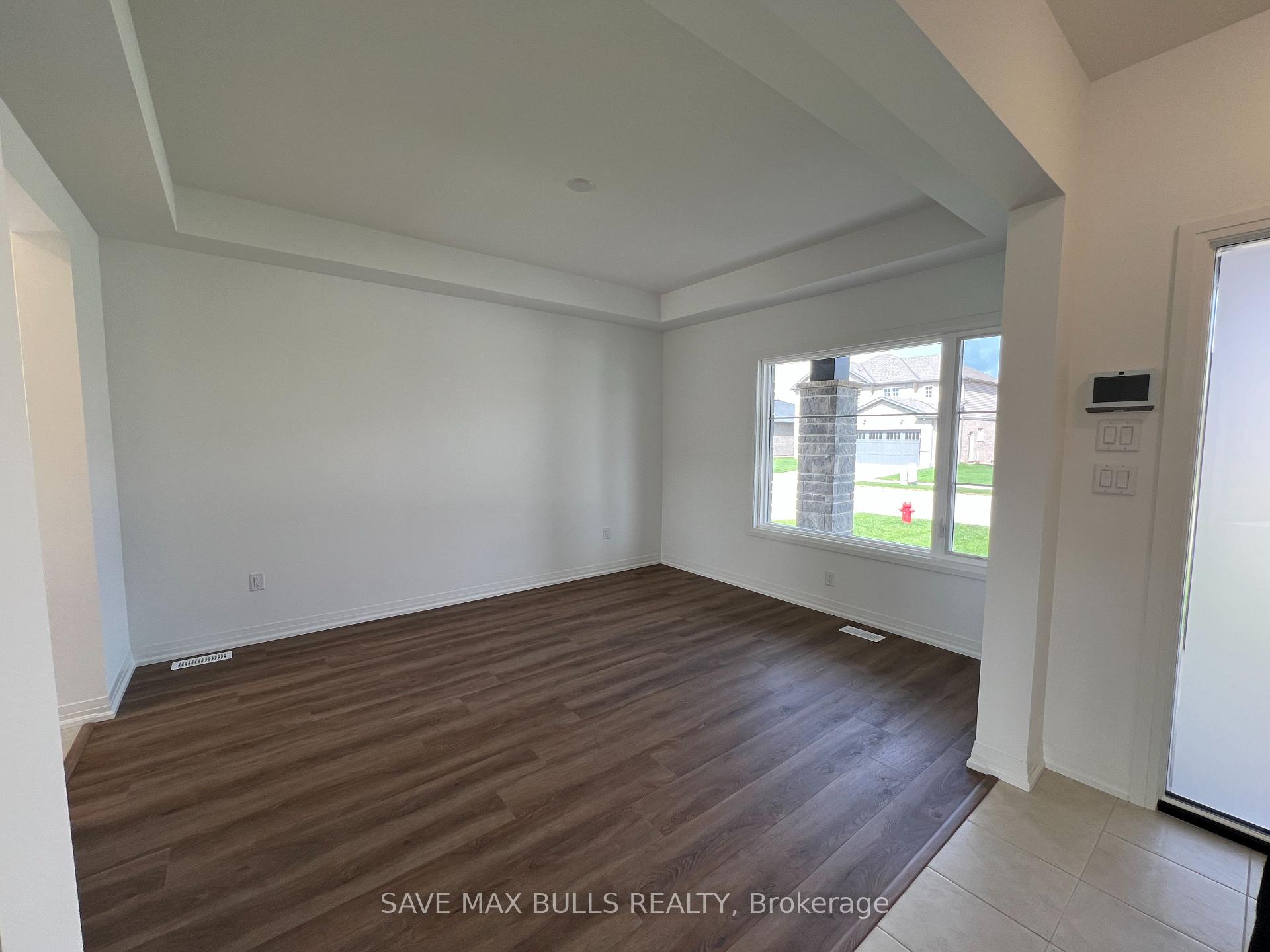 Photo 3 of 145 Westcott Road, Welland, West Welland — HOMEH