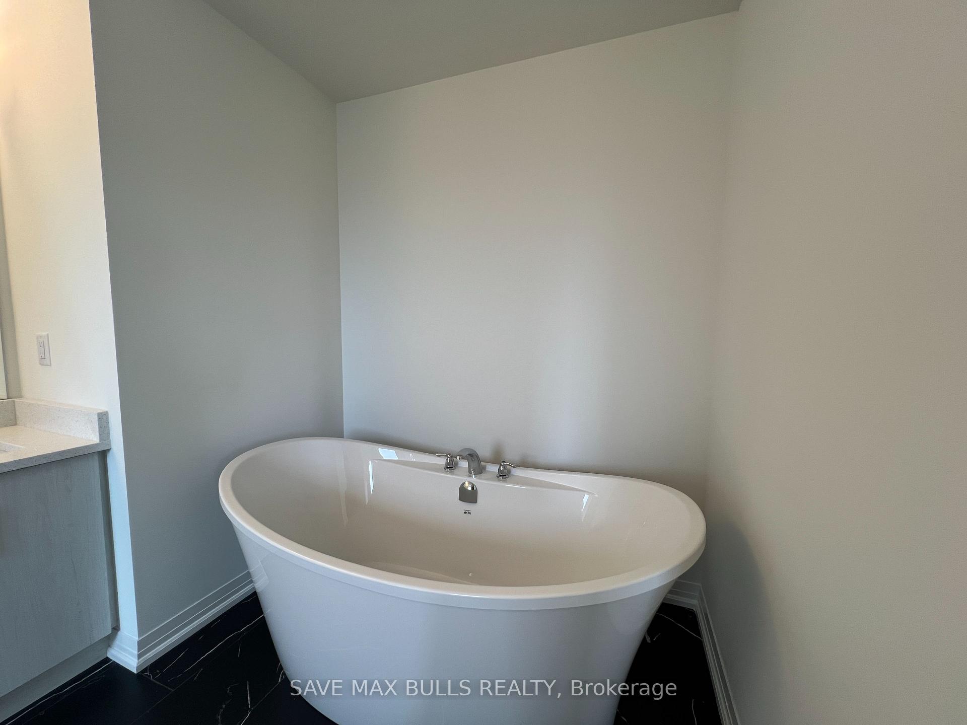 Photo 20 of 145 Westcott Road, Welland, West Welland — HOMEH
