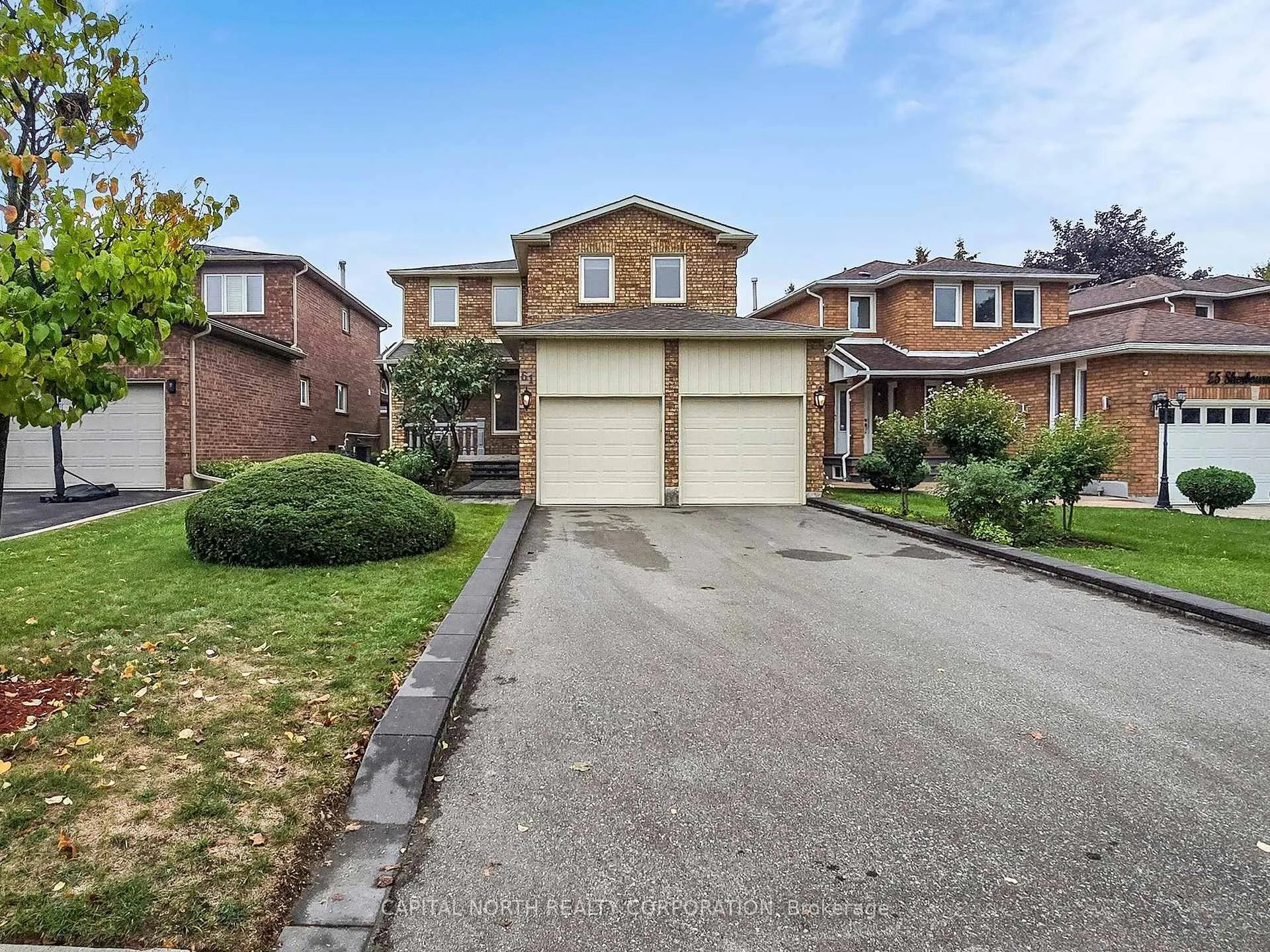 Photo 2 of 61 Sherbourne Drive, Vaughan, Maple — HOMEH