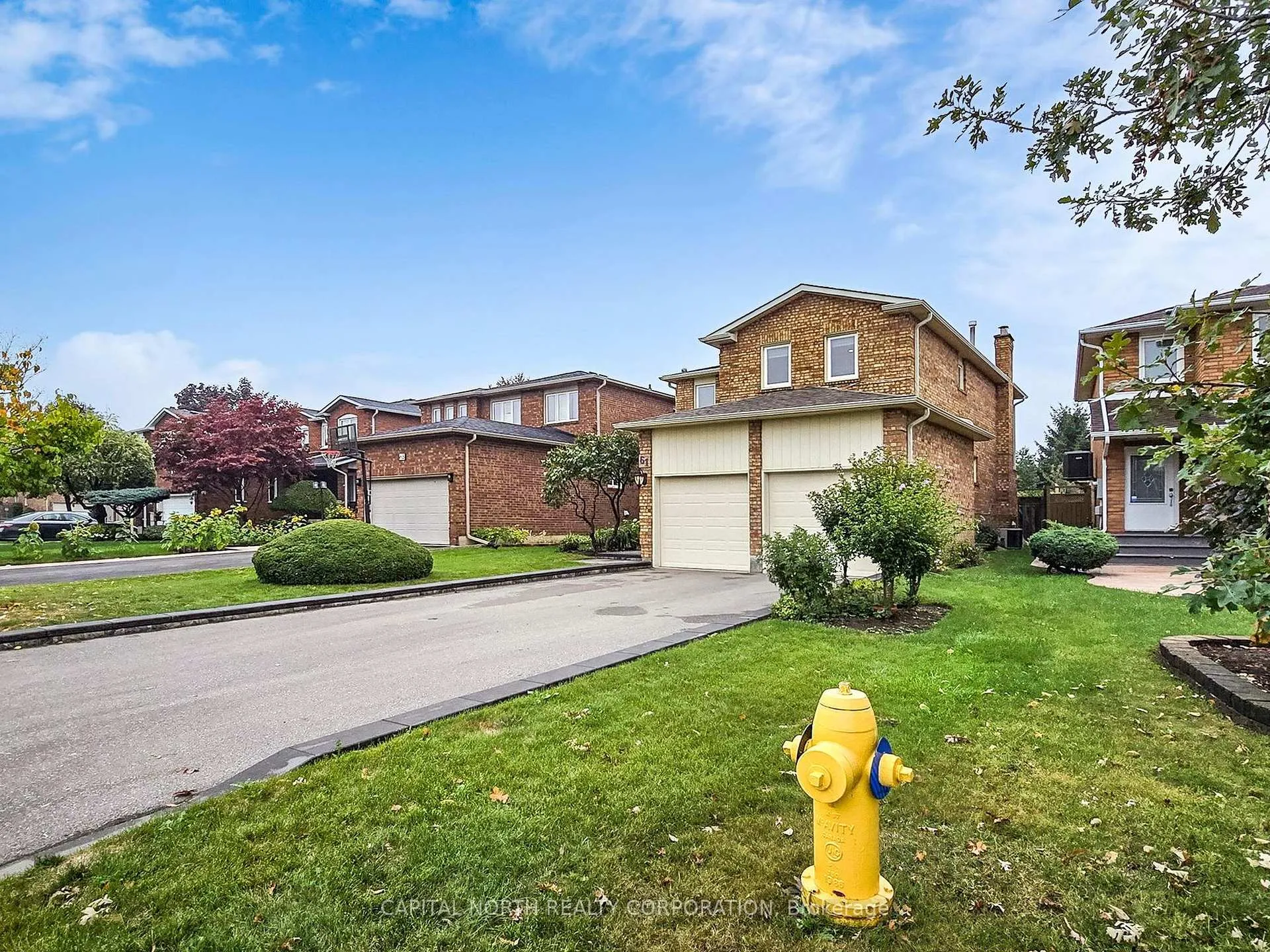 Photo 4 of 61 Sherbourne Drive, Vaughan, Maple — HOMEH