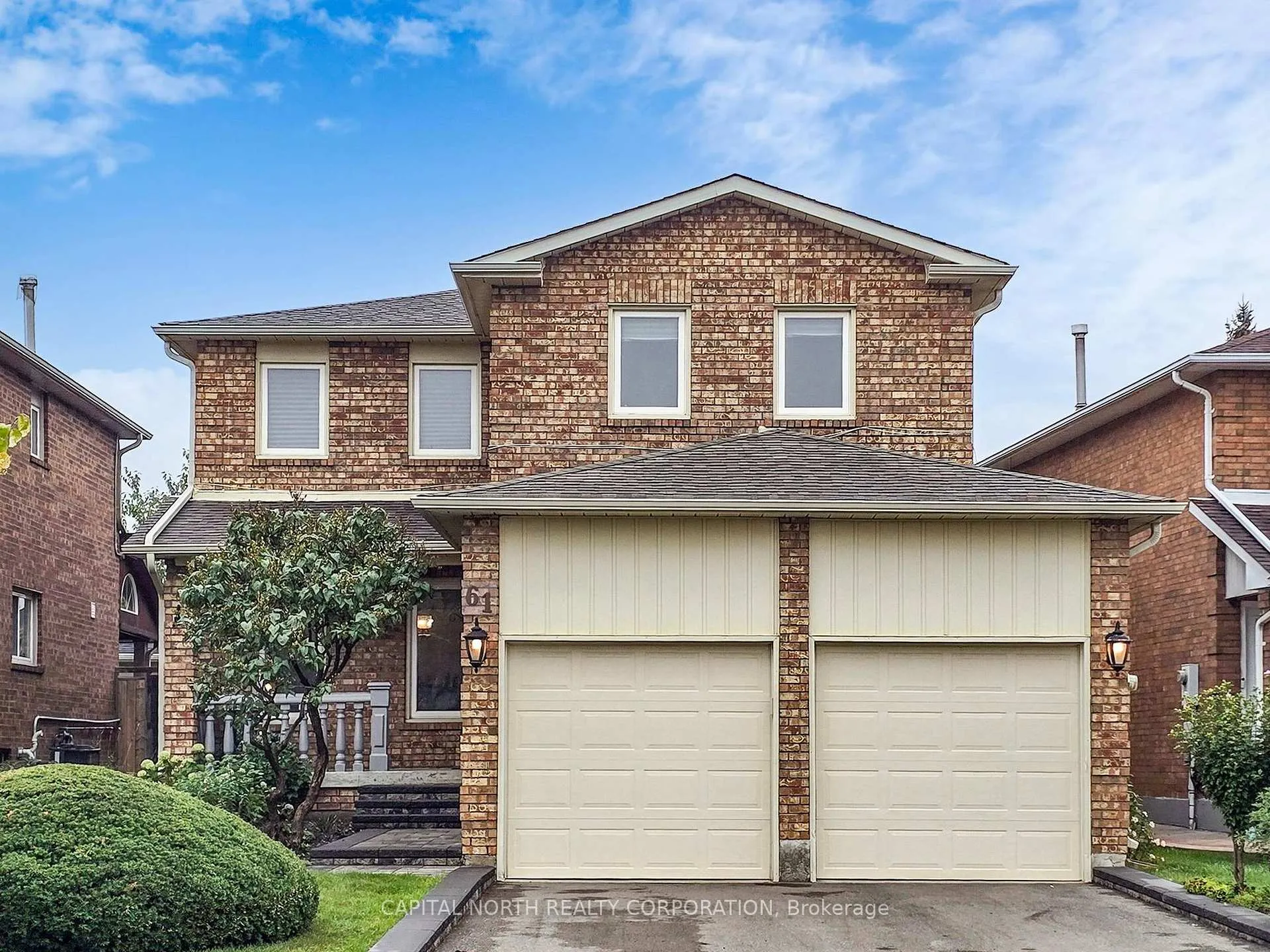 Photo 5 of 61 Sherbourne Drive, Vaughan, Maple — HOMEH