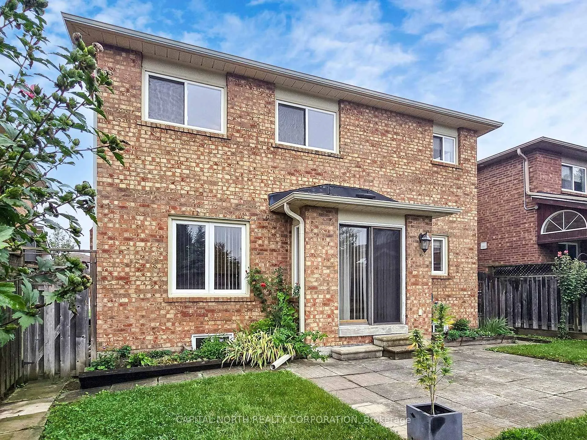 Photo 14 of 61 Sherbourne Drive, Vaughan, Maple — HOMEH