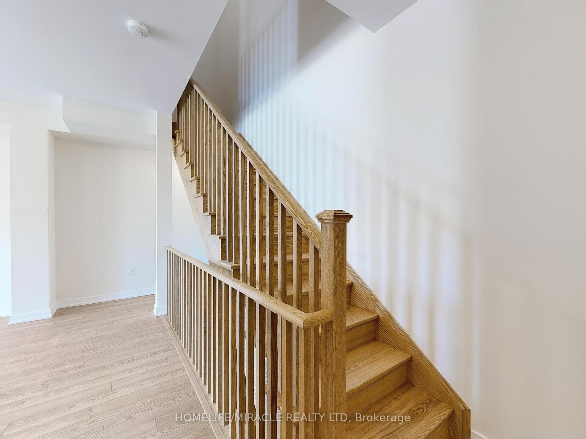 Photo 12 of 41 Kintall Way, Vaughan, Steeles West Industrial — HOMEH