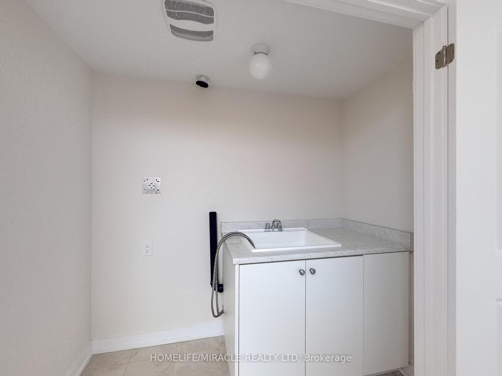 Photo 30 of 41 Kintall Way, Vaughan, Steeles West Industrial — HOMEH