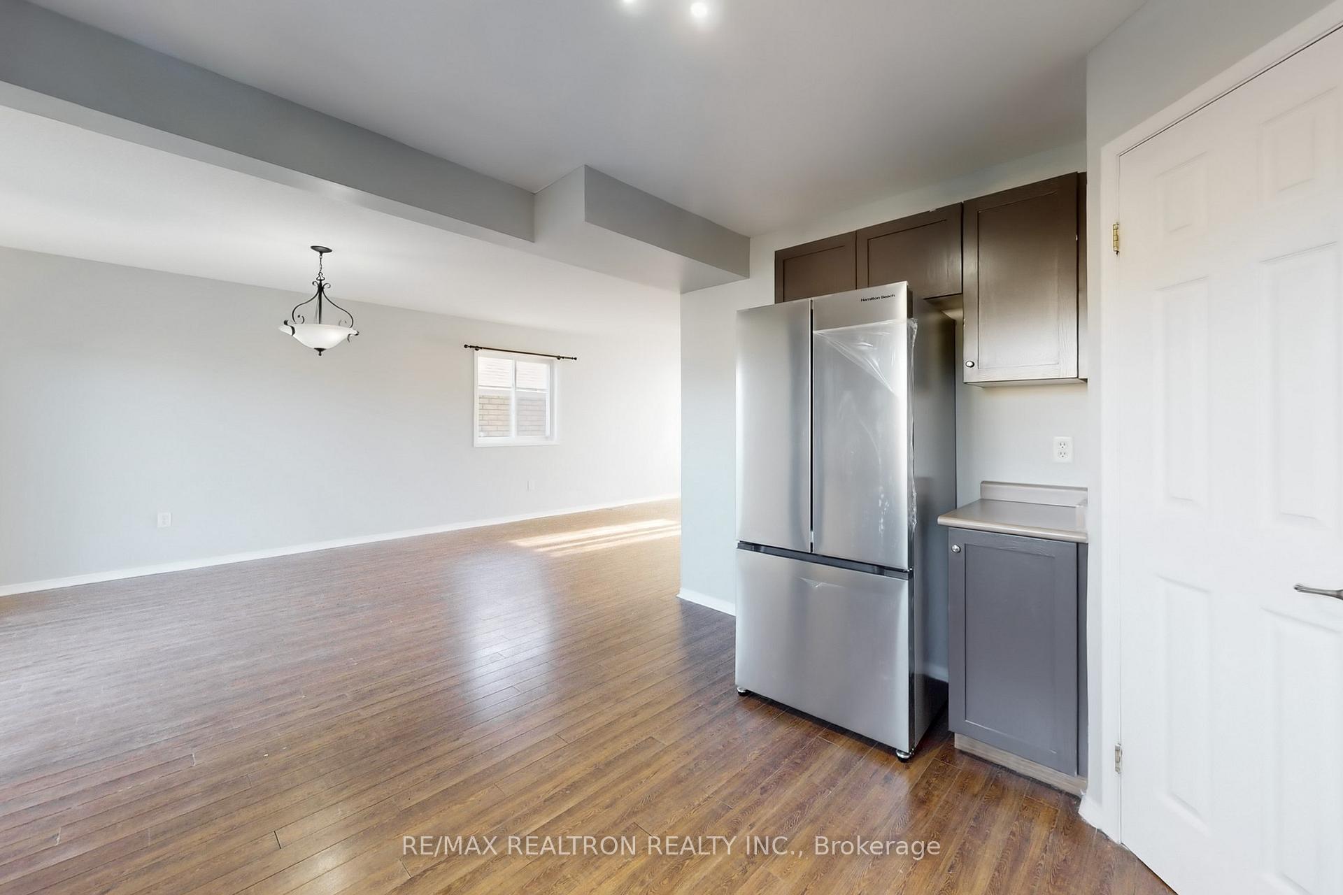 Photo 15 of 46 Watson Drive, Barrie, East Bayfield — HOMEH