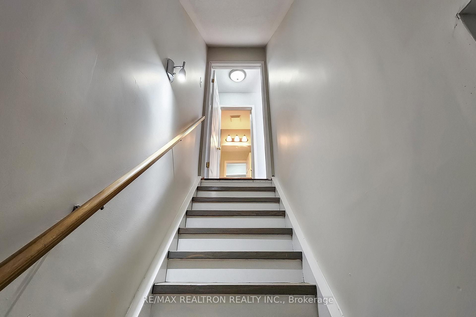 Photo 29 of 46 Watson Drive, Barrie, East Bayfield — HOMEH