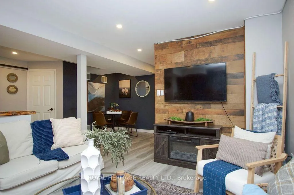 Photo 32 of 66 Fieldnest Crescent, Whitby, Rolling Acres — HOMEH