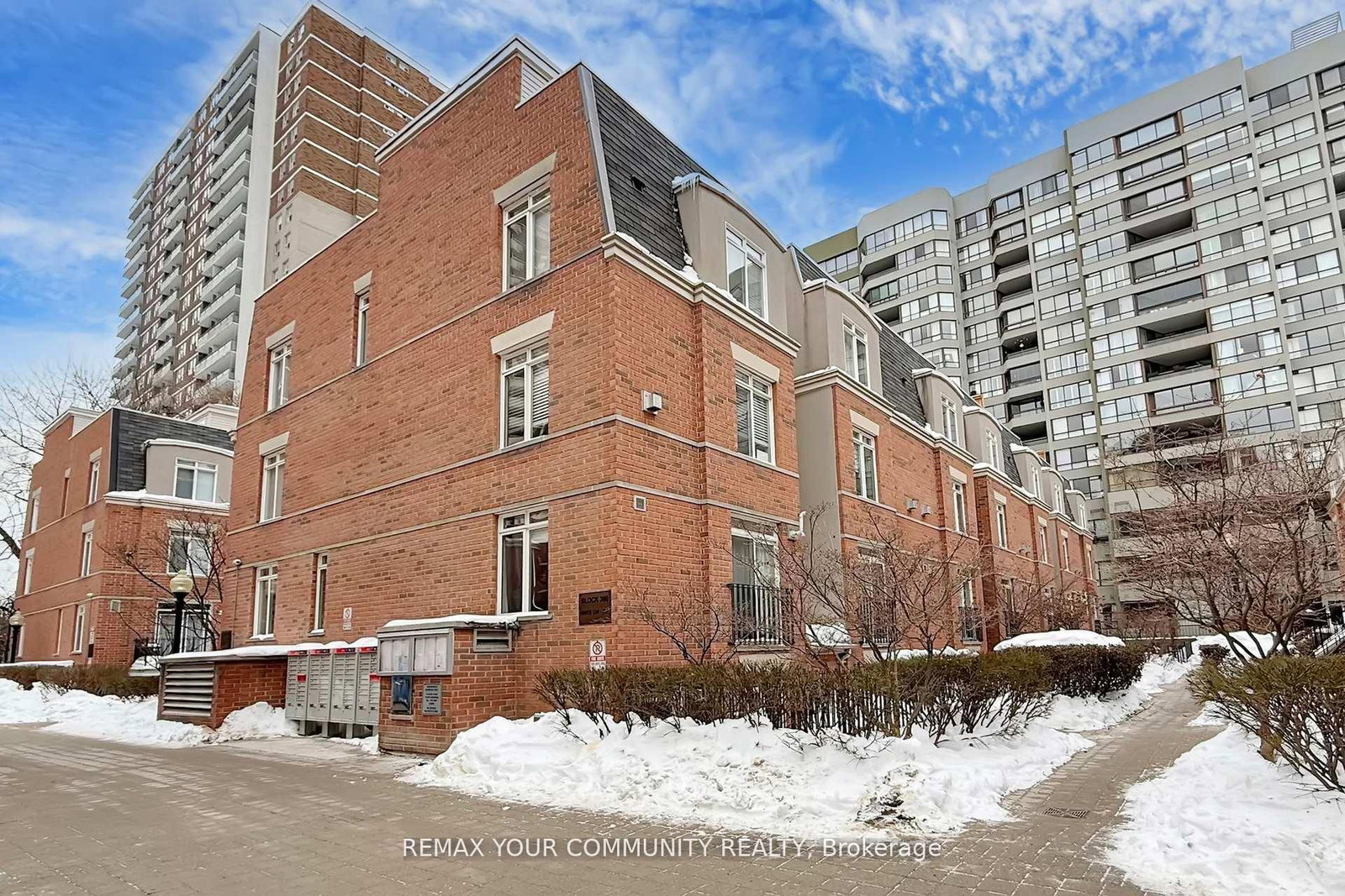 Front of Unit 124, 415 Jarvis St