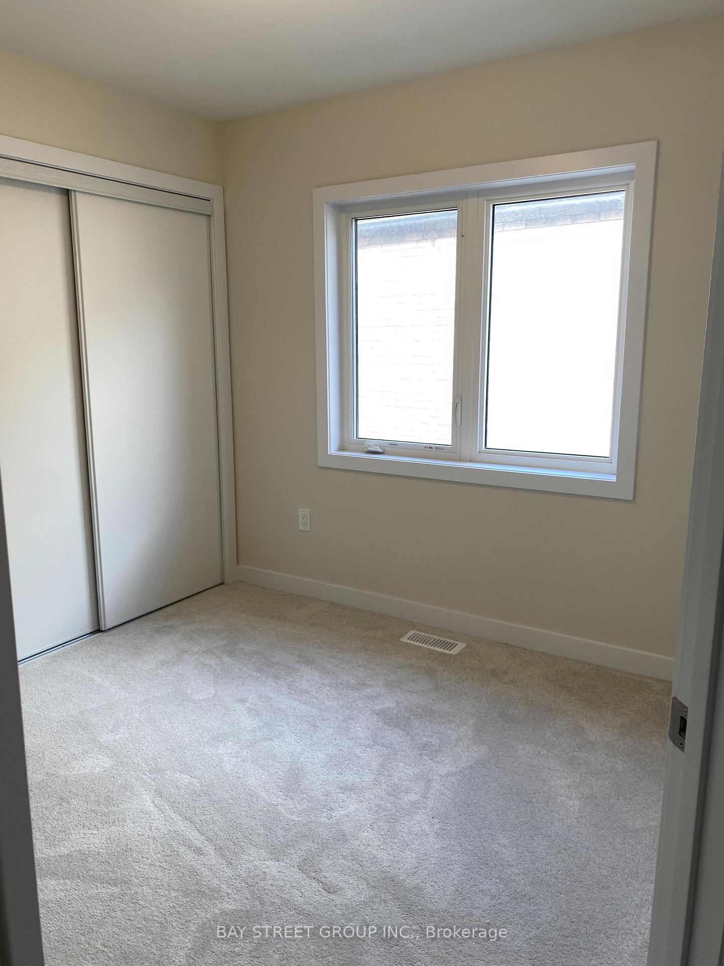 Photo 18 of 11 keelson Street, Welland, Dain City — HOMEH