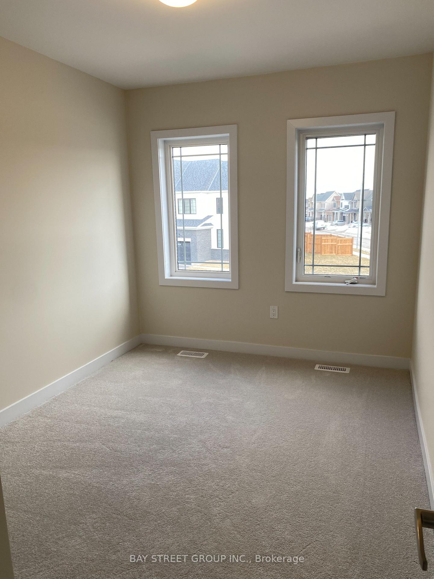Photo 20 of 11 keelson Street, Welland, Dain City — HOMEH
