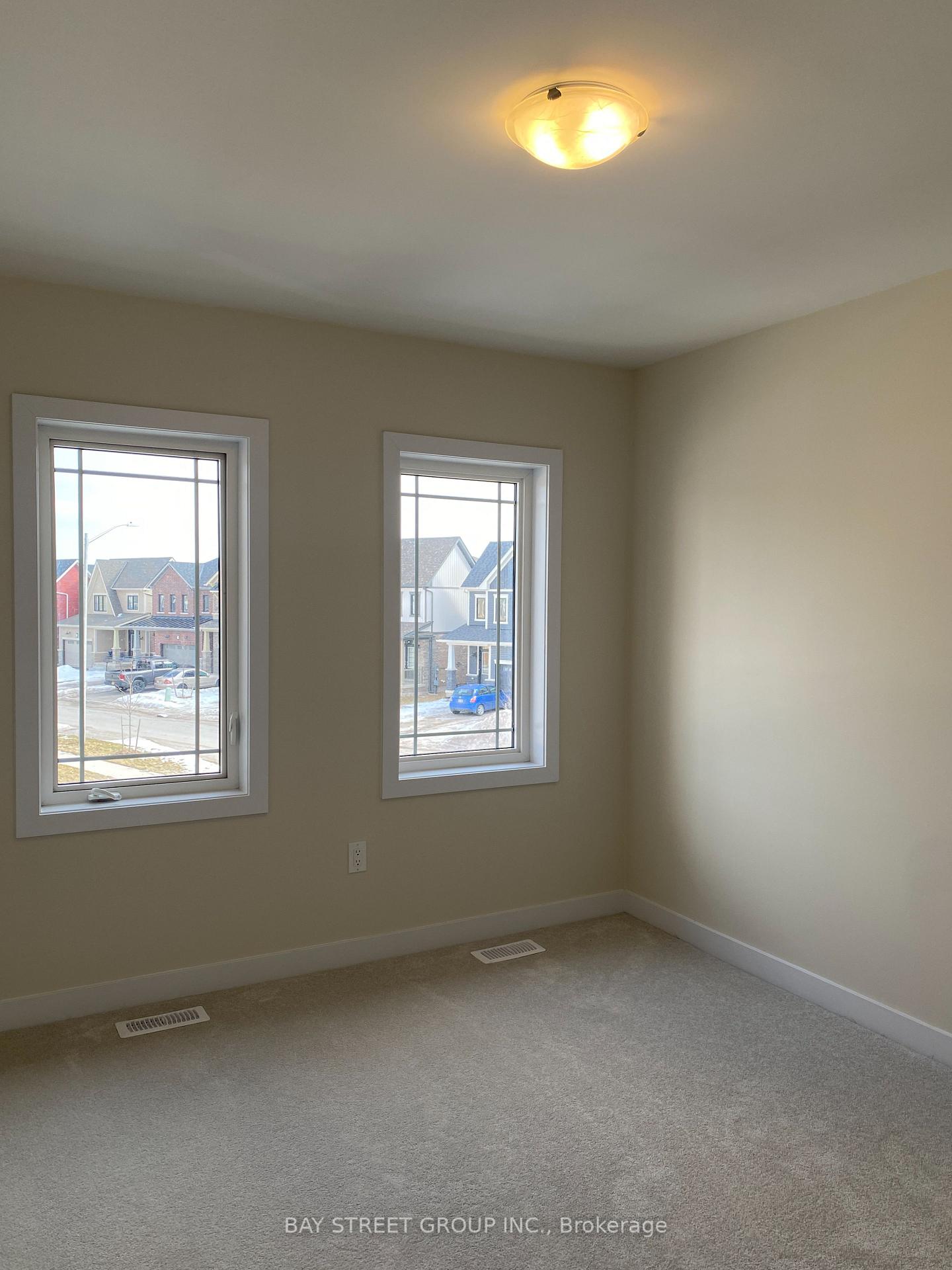 Photo 21 of 11 keelson Street, Welland, Dain City — HOMEH
